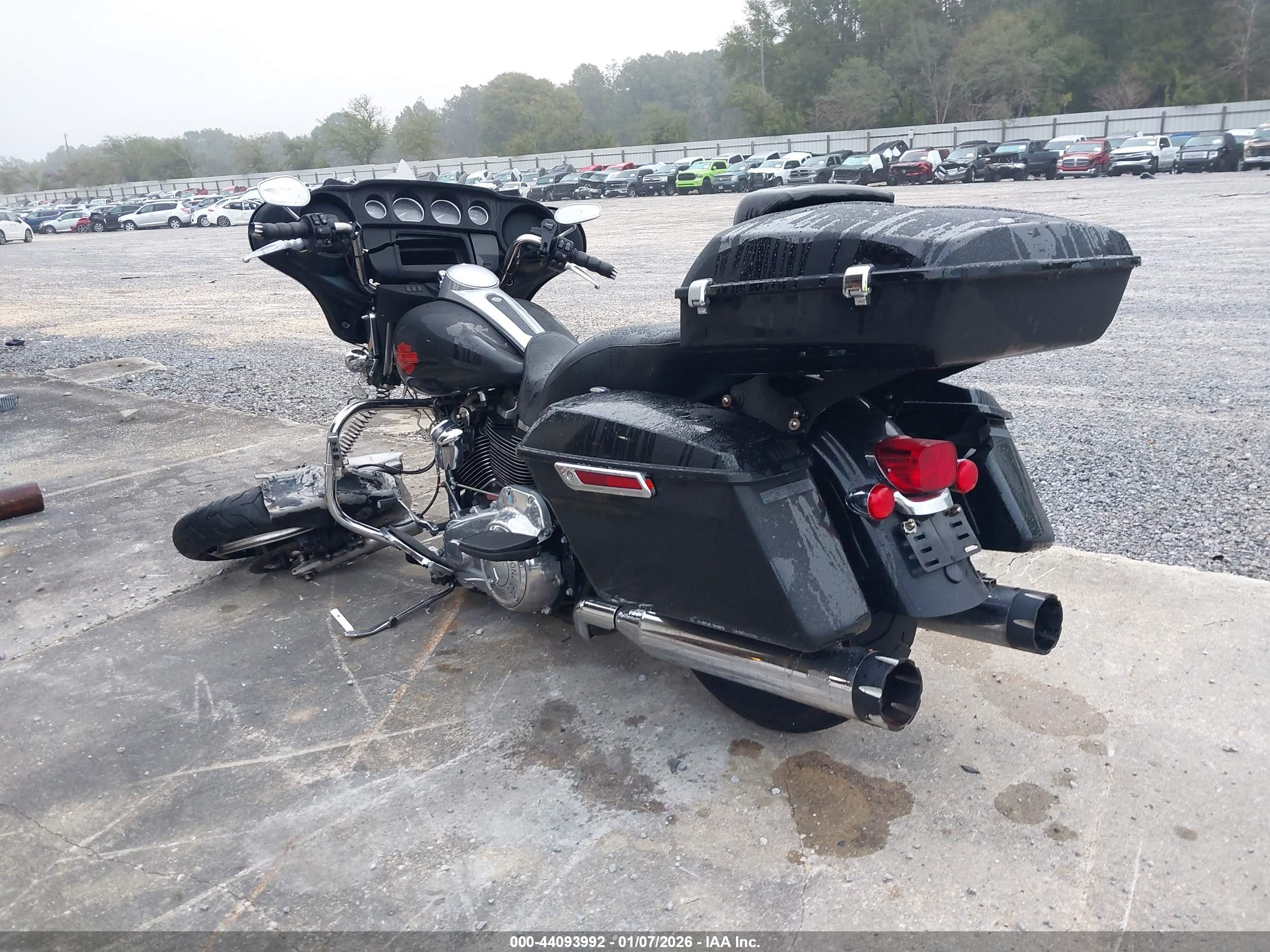 HARLEY-DAVIDSON FLHT image 3