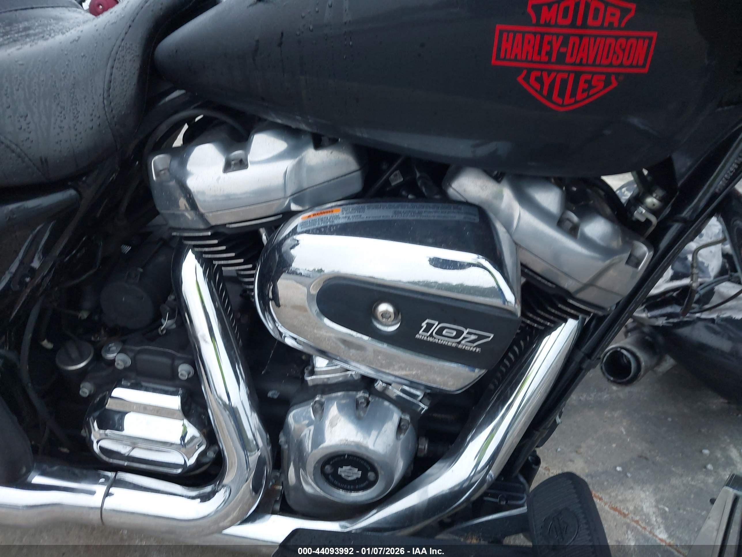 HARLEY-DAVIDSON FLHT image 8