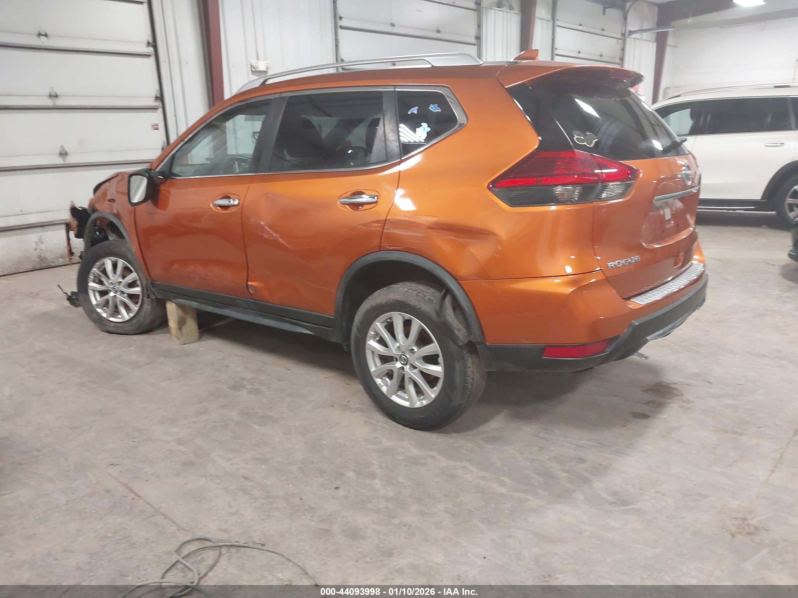 NISSAN ROGUE image 3