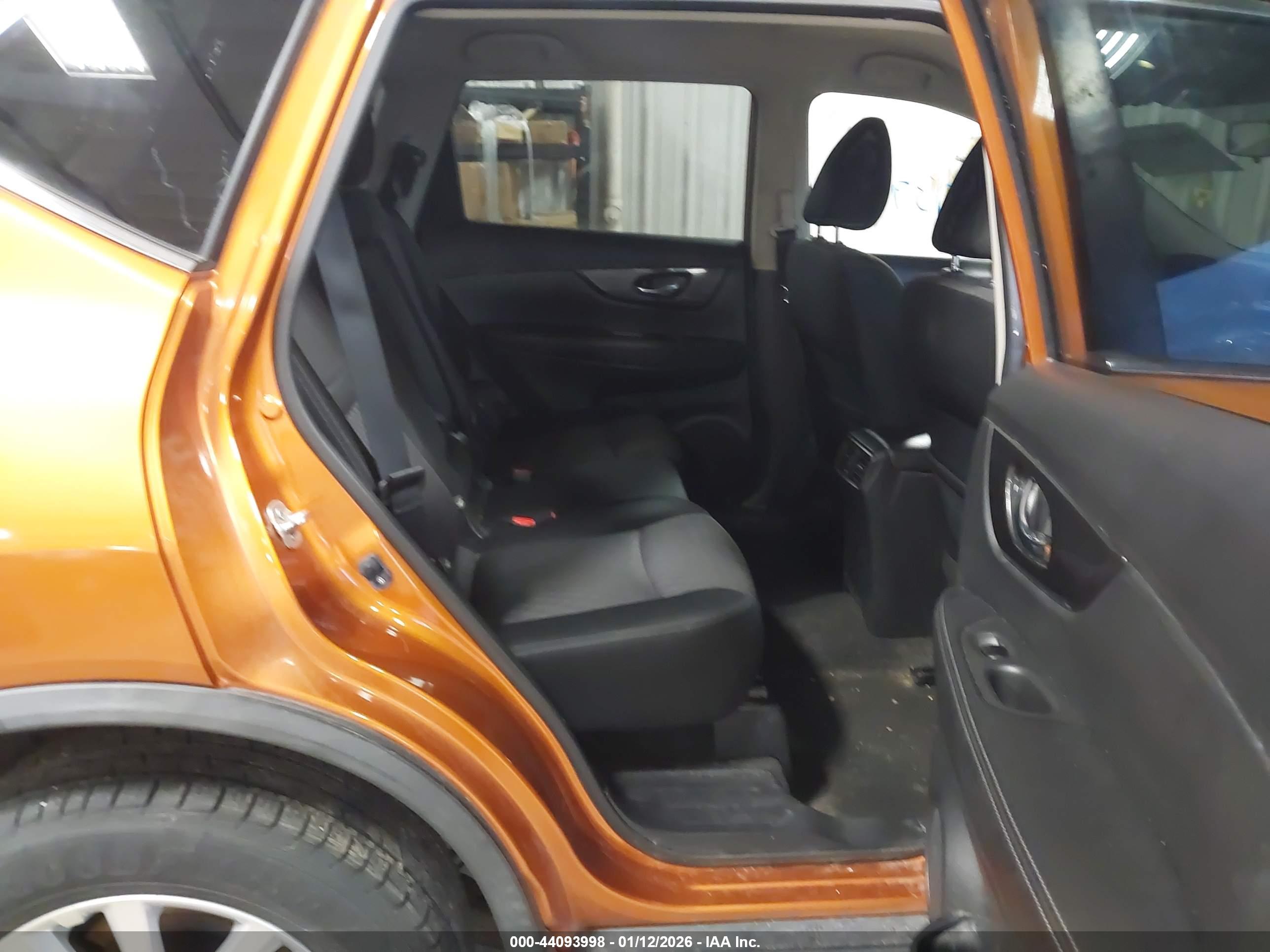 NISSAN ROGUE image 8