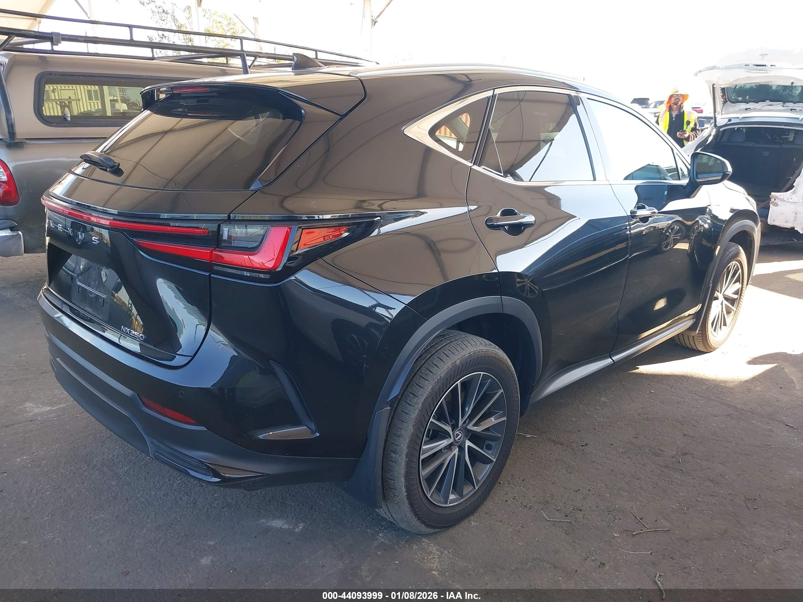LEXUS NX image 4
