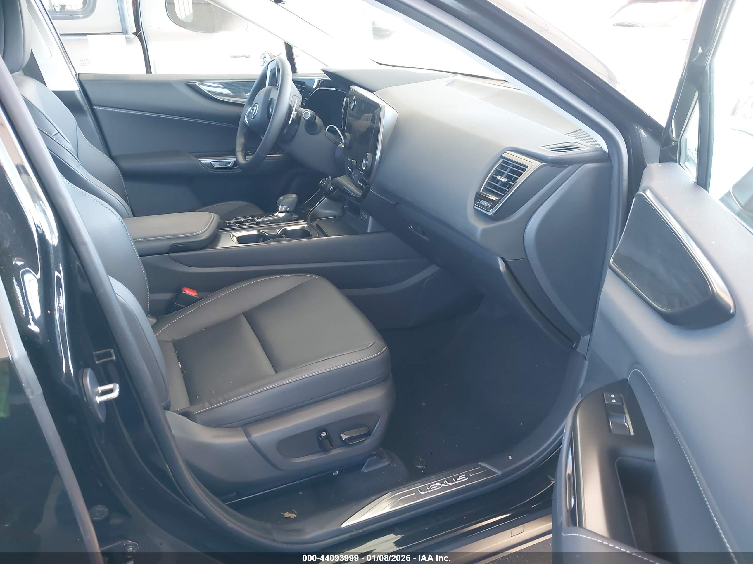 LEXUS NX image 5
