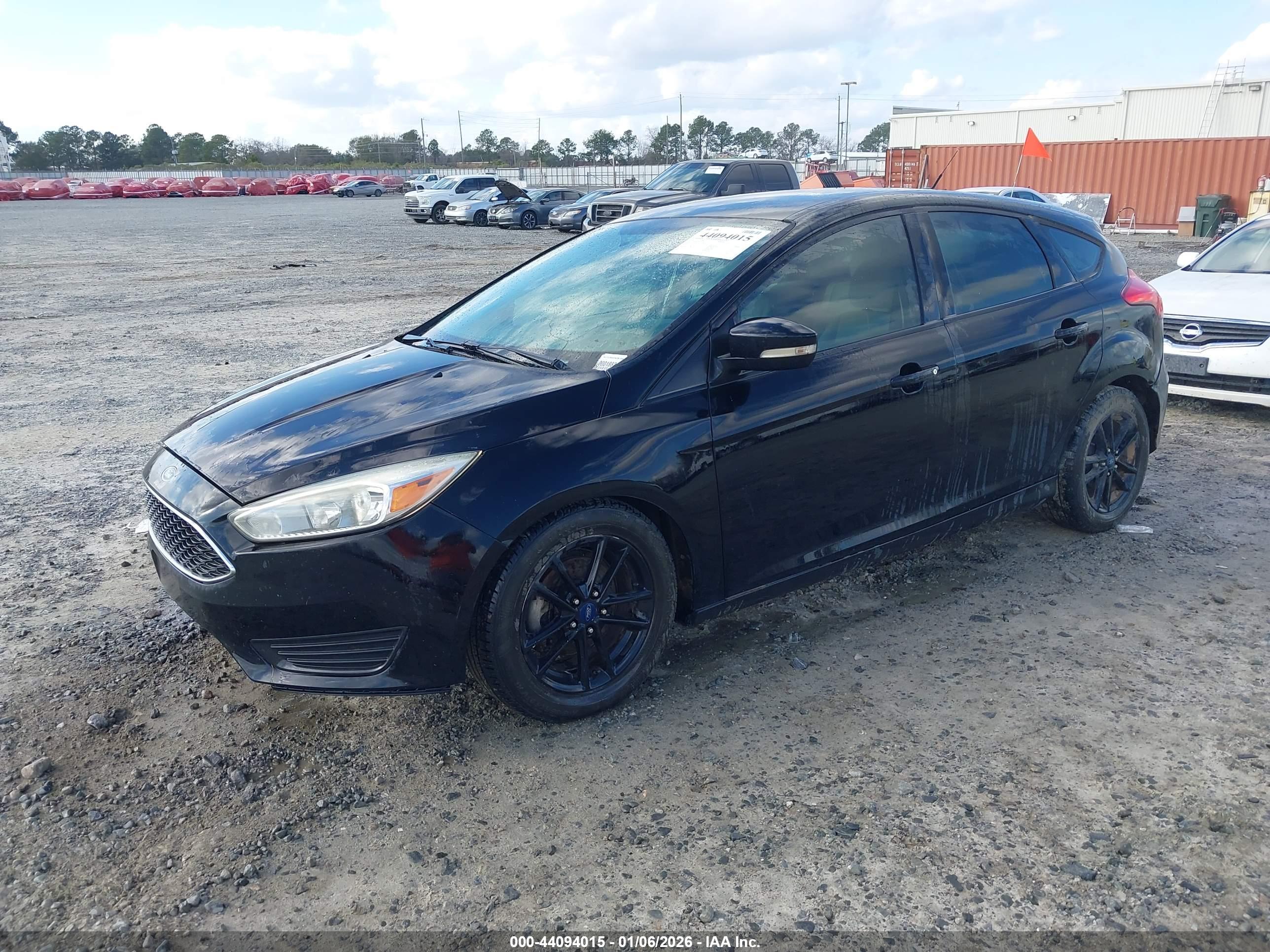 FORD FOCUS image 2