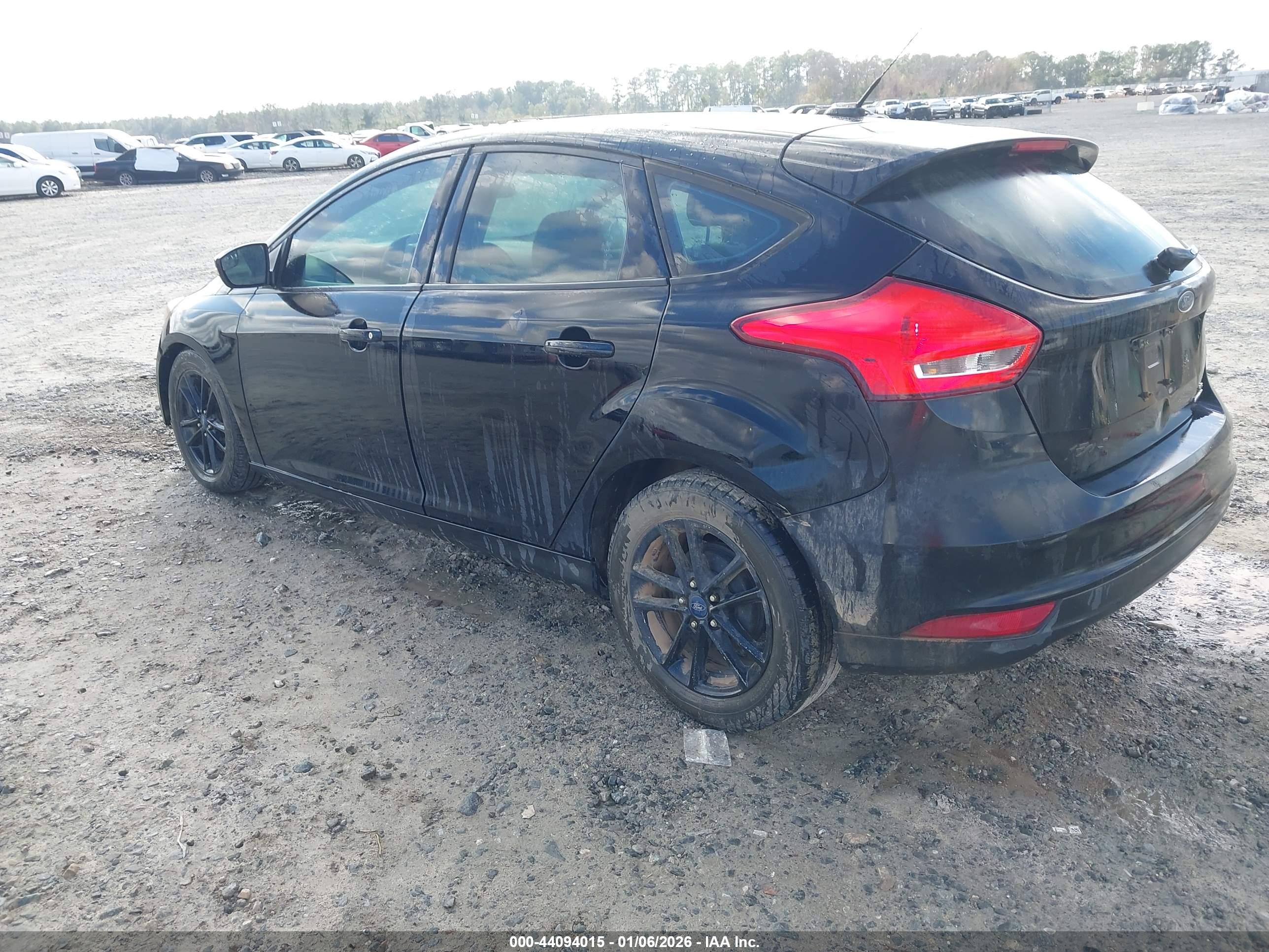 FORD FOCUS image 3