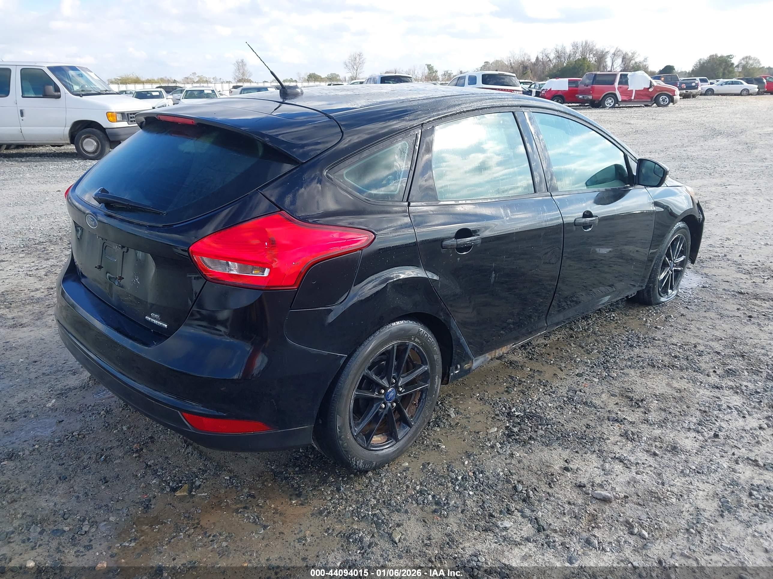 FORD FOCUS image 4