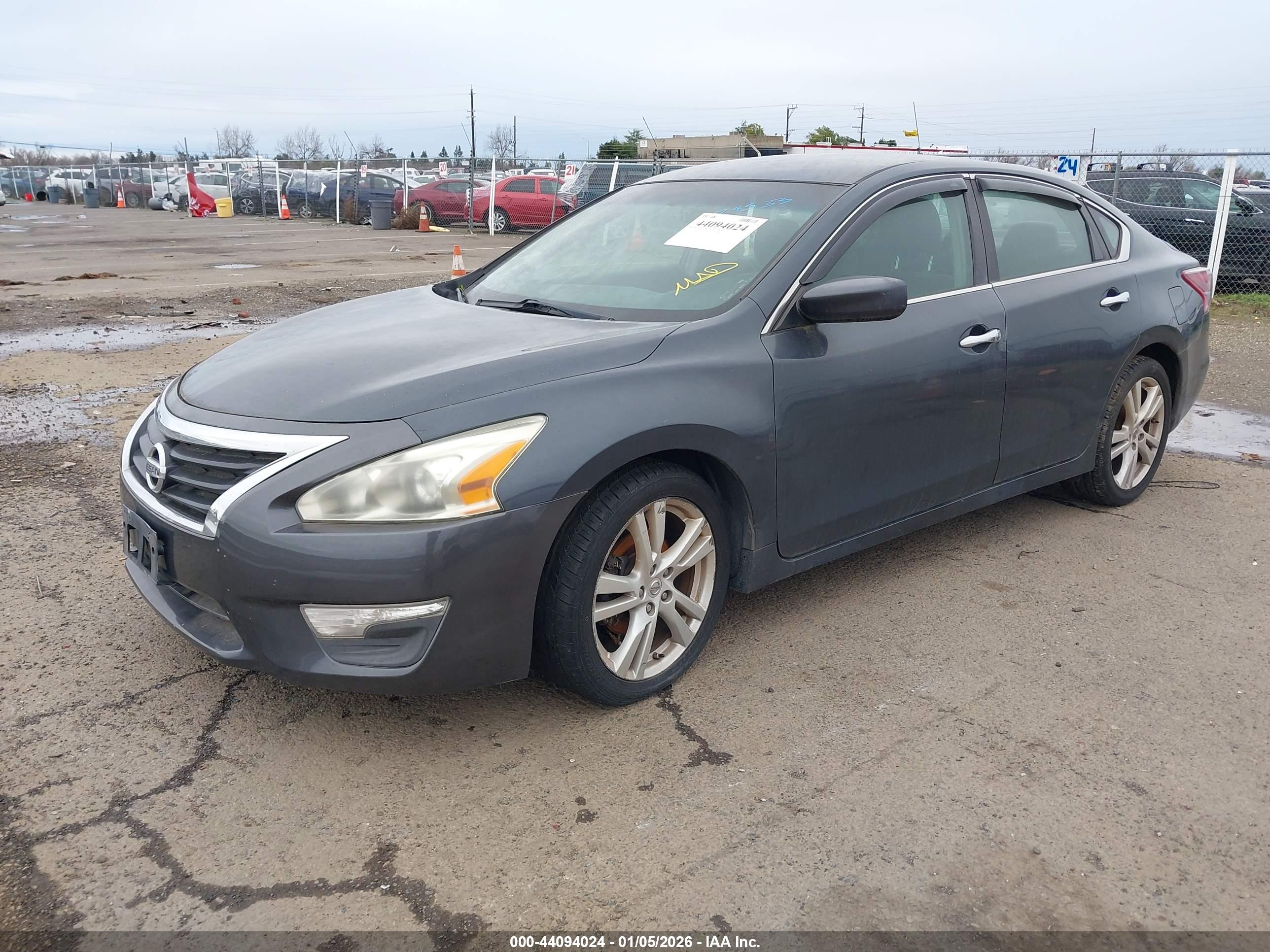 NISSAN ALTIMA image 2