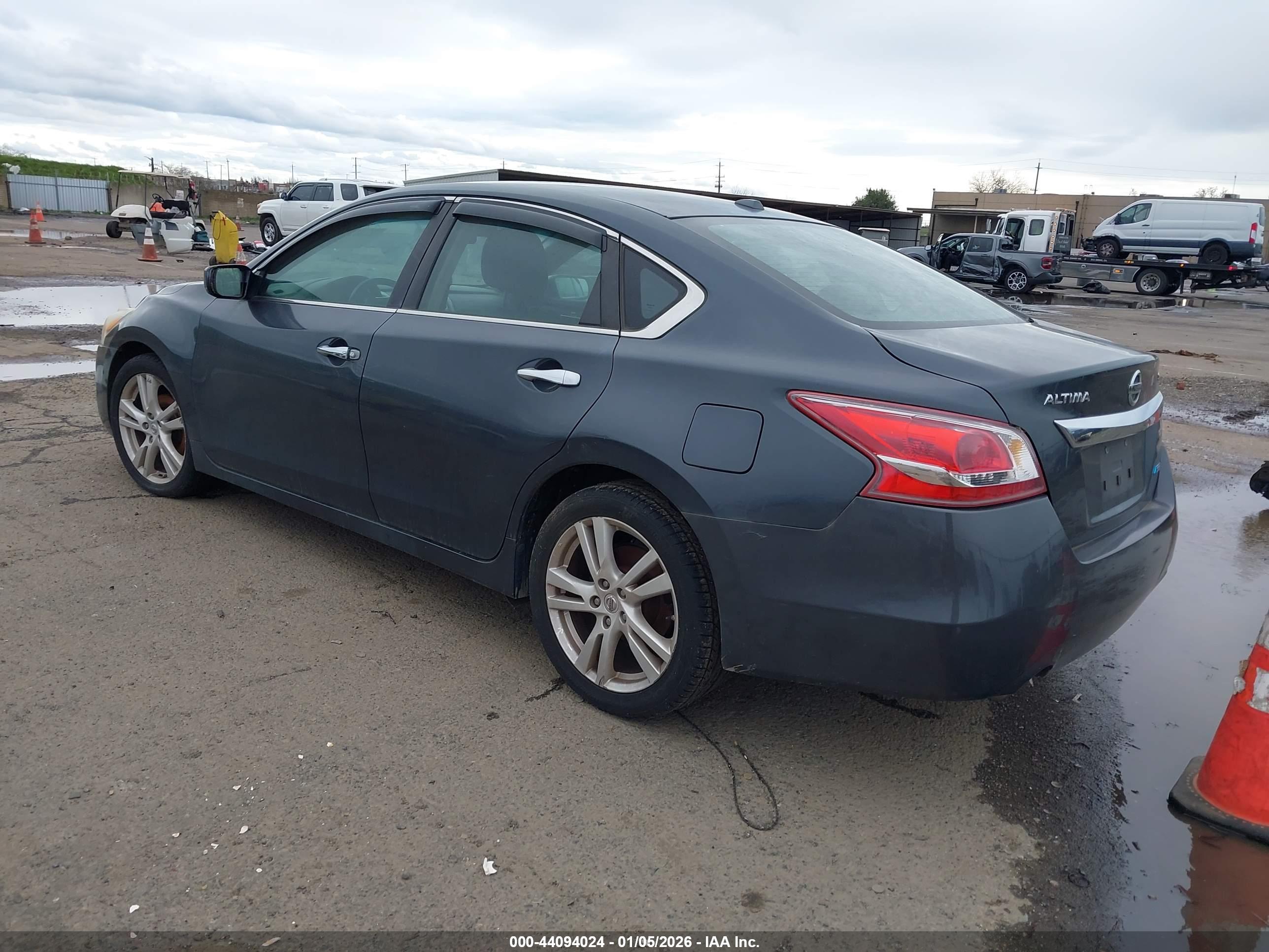 NISSAN ALTIMA image 3