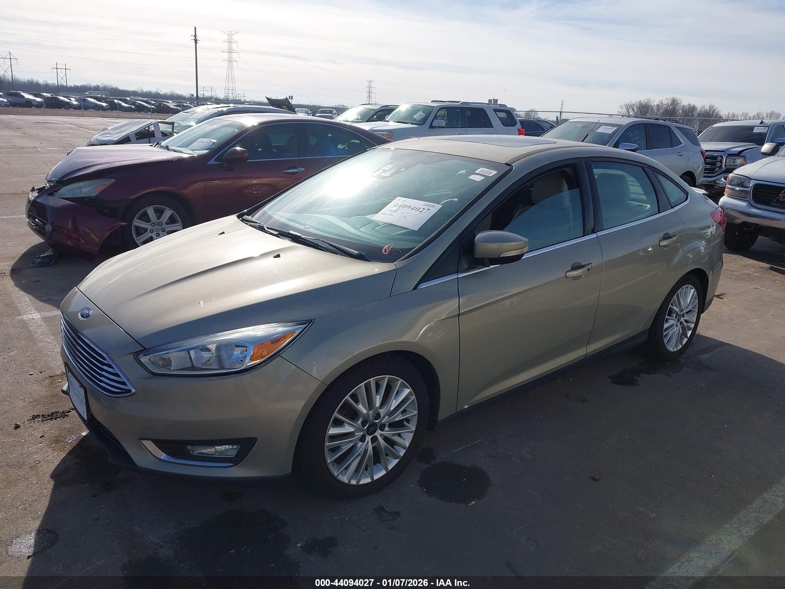 FORD FOCUS image 2