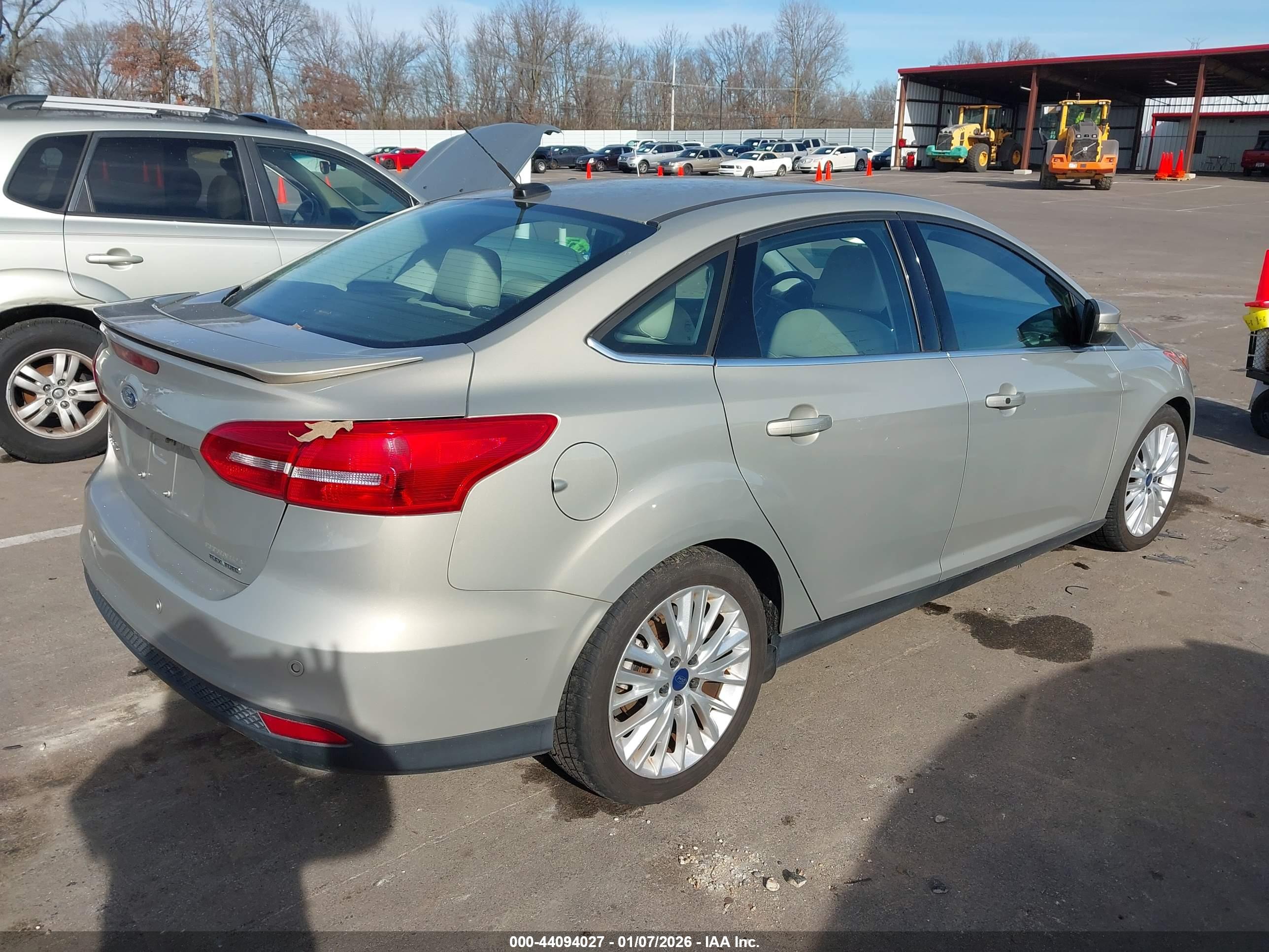 FORD FOCUS image 4