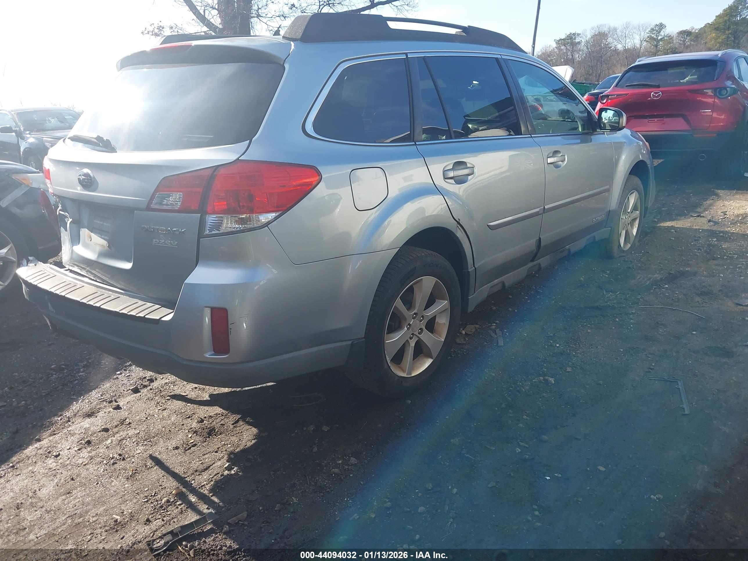 SUBARU OUTBACK image 4