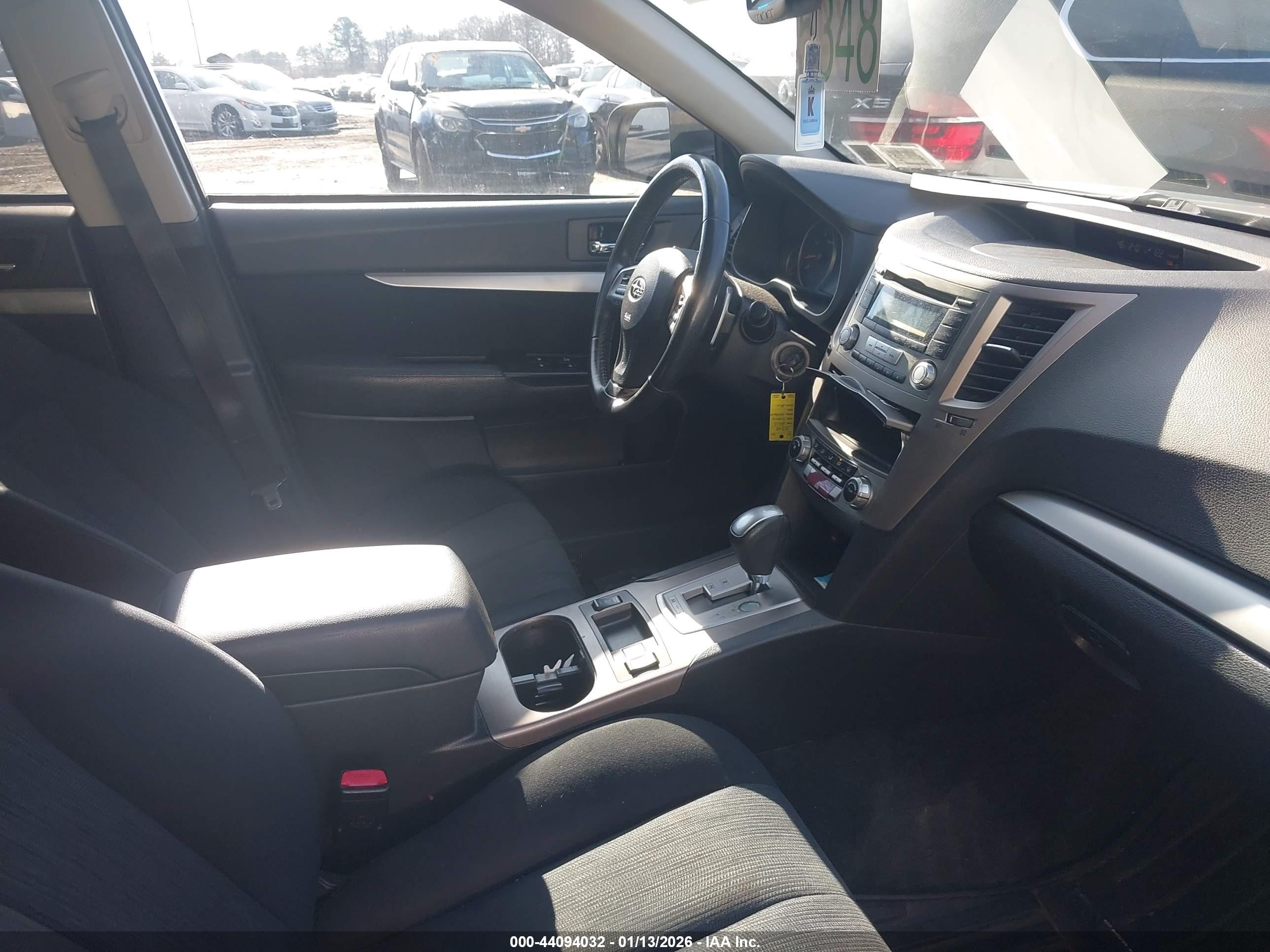 SUBARU OUTBACK image 5