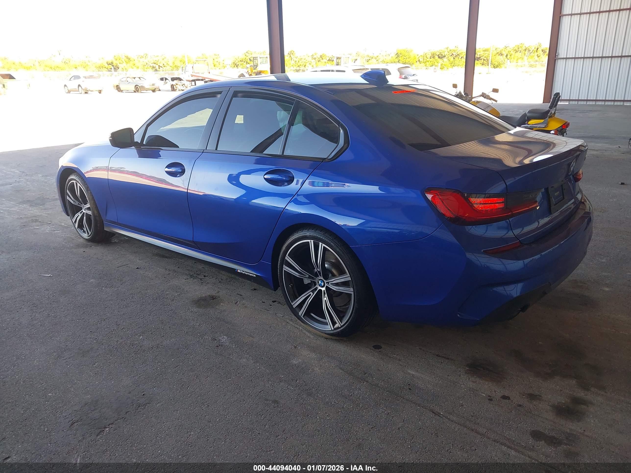 BMW 330I image 3