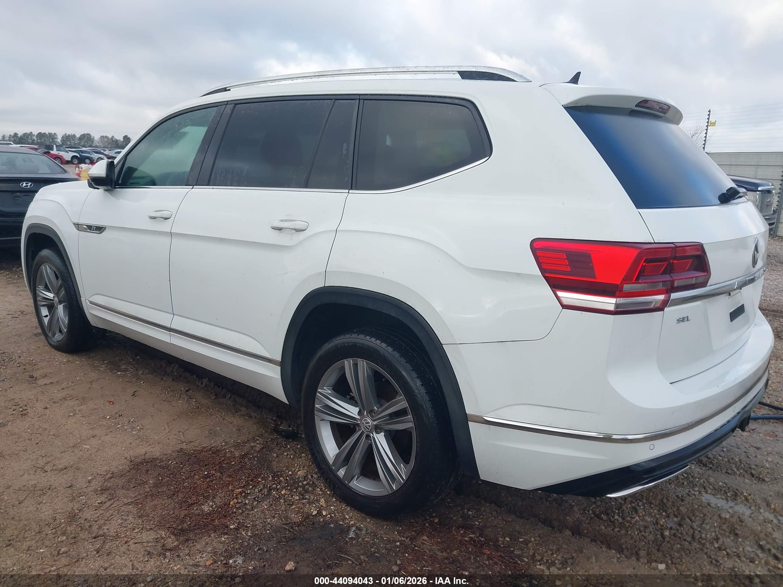 VOLKSWAGEN ATLAS image 3