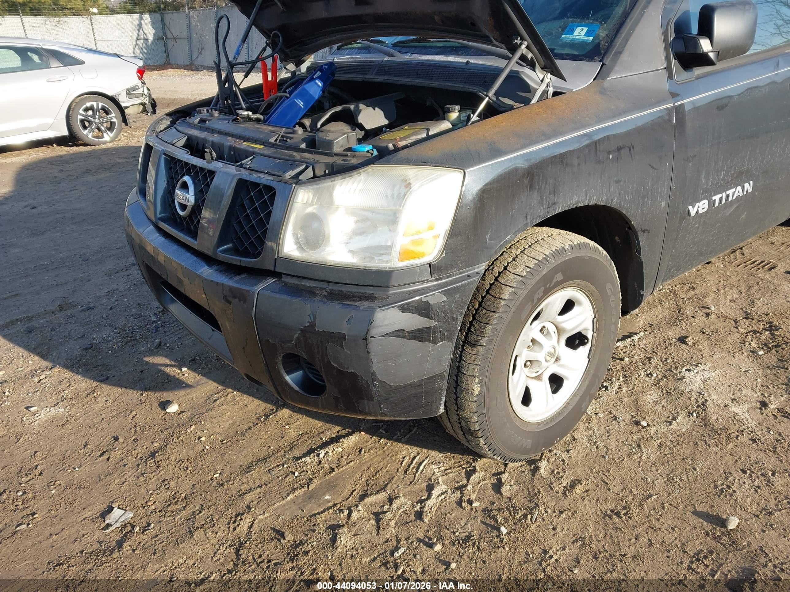 NISSAN TITAN image 6