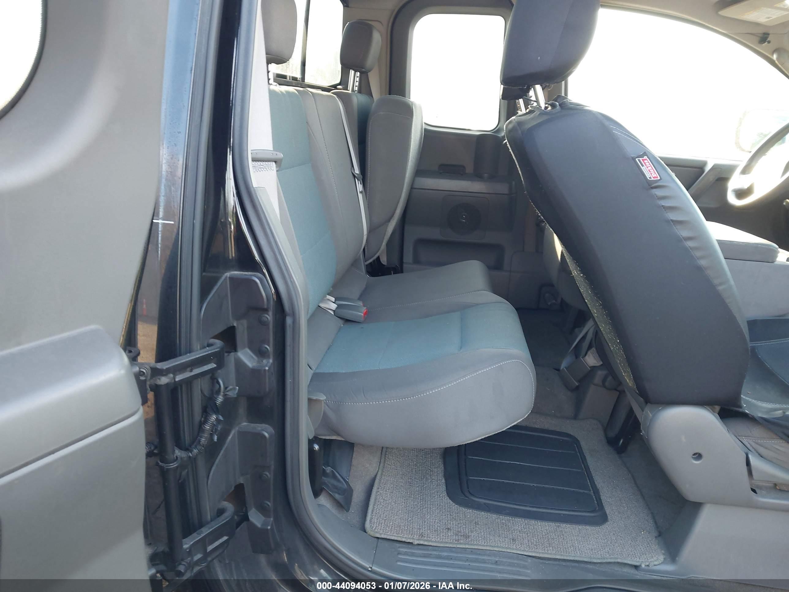 NISSAN TITAN image 8
