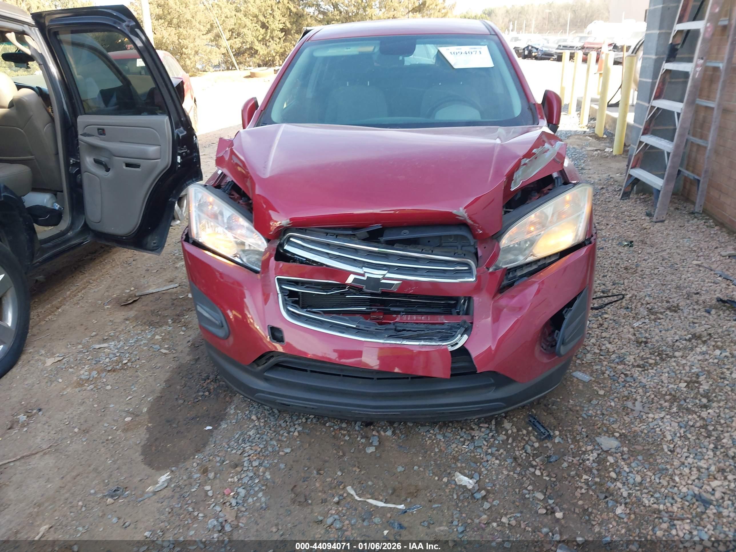 CHEVROLET TRAX image 6