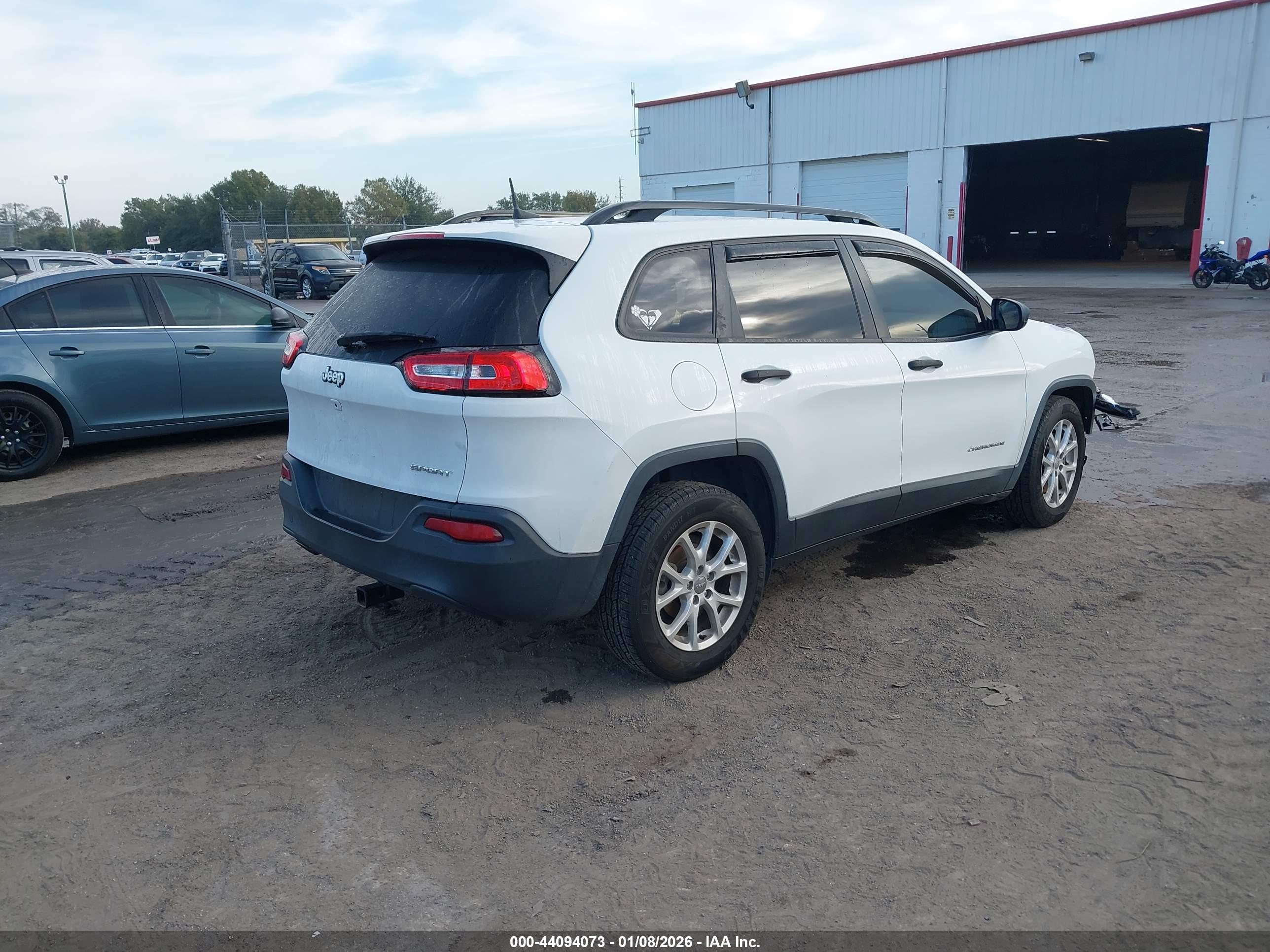 JEEP CHEROKEE image 4