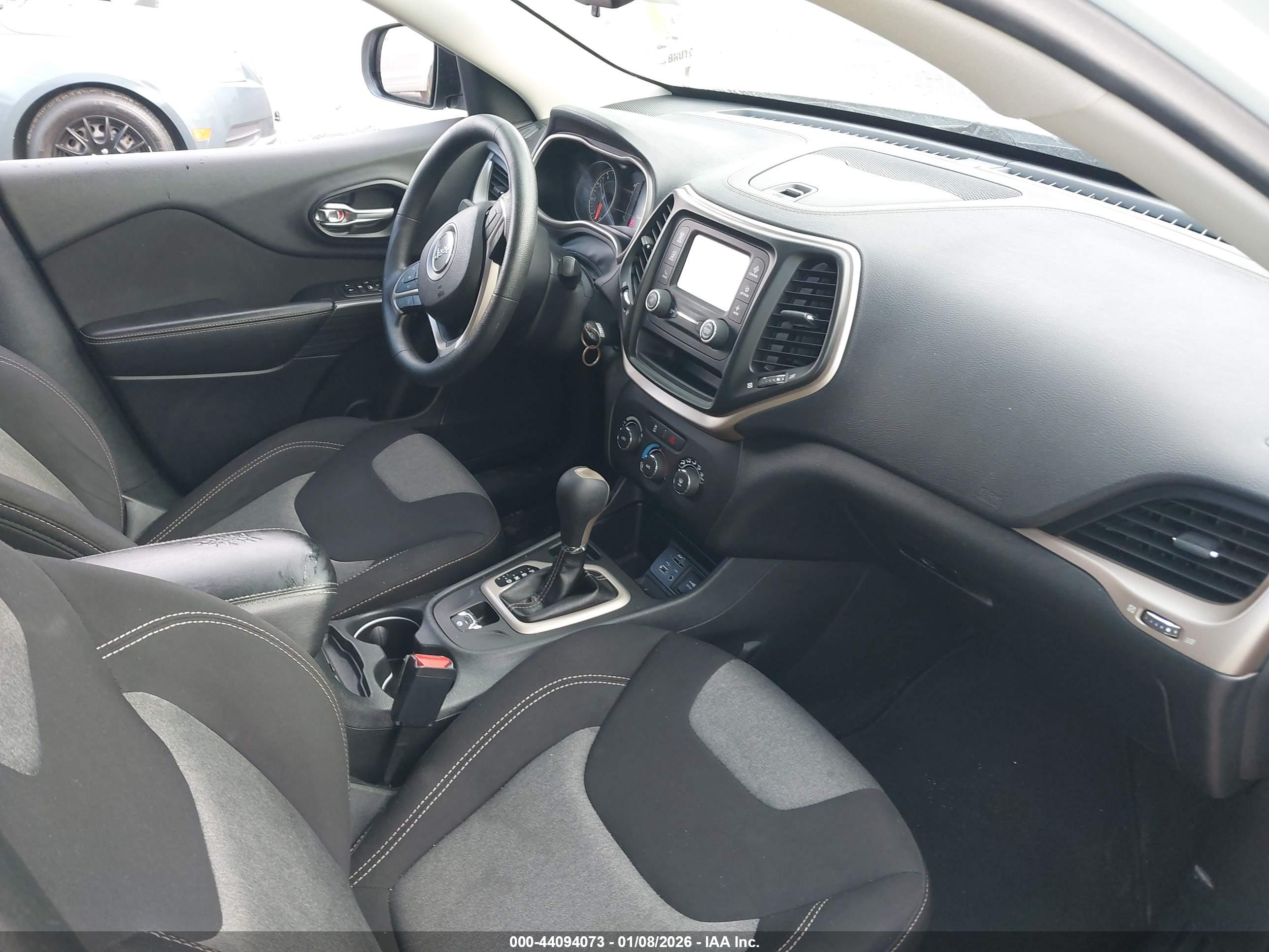 JEEP CHEROKEE image 5