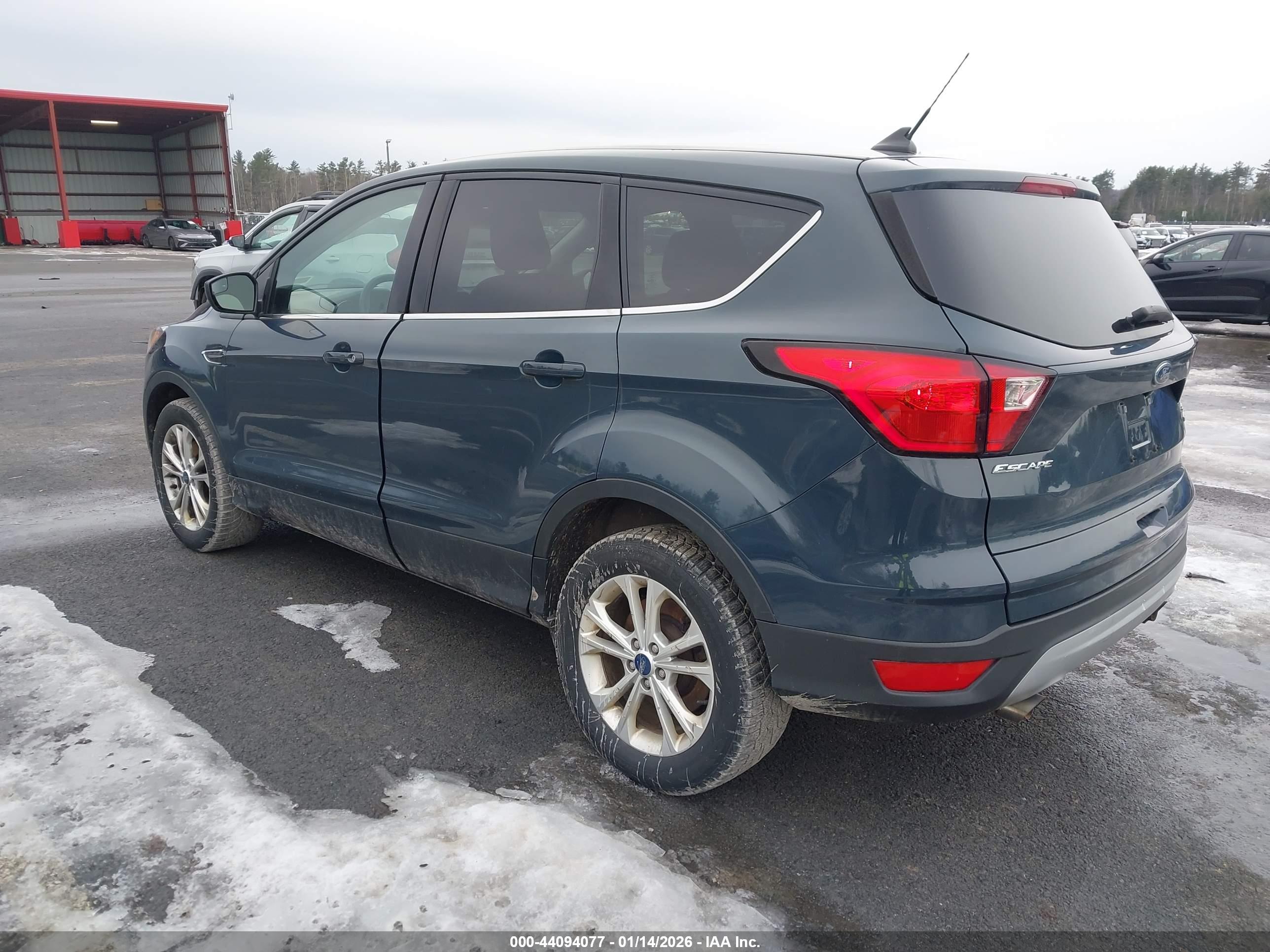 FORD ESCAPE image 3