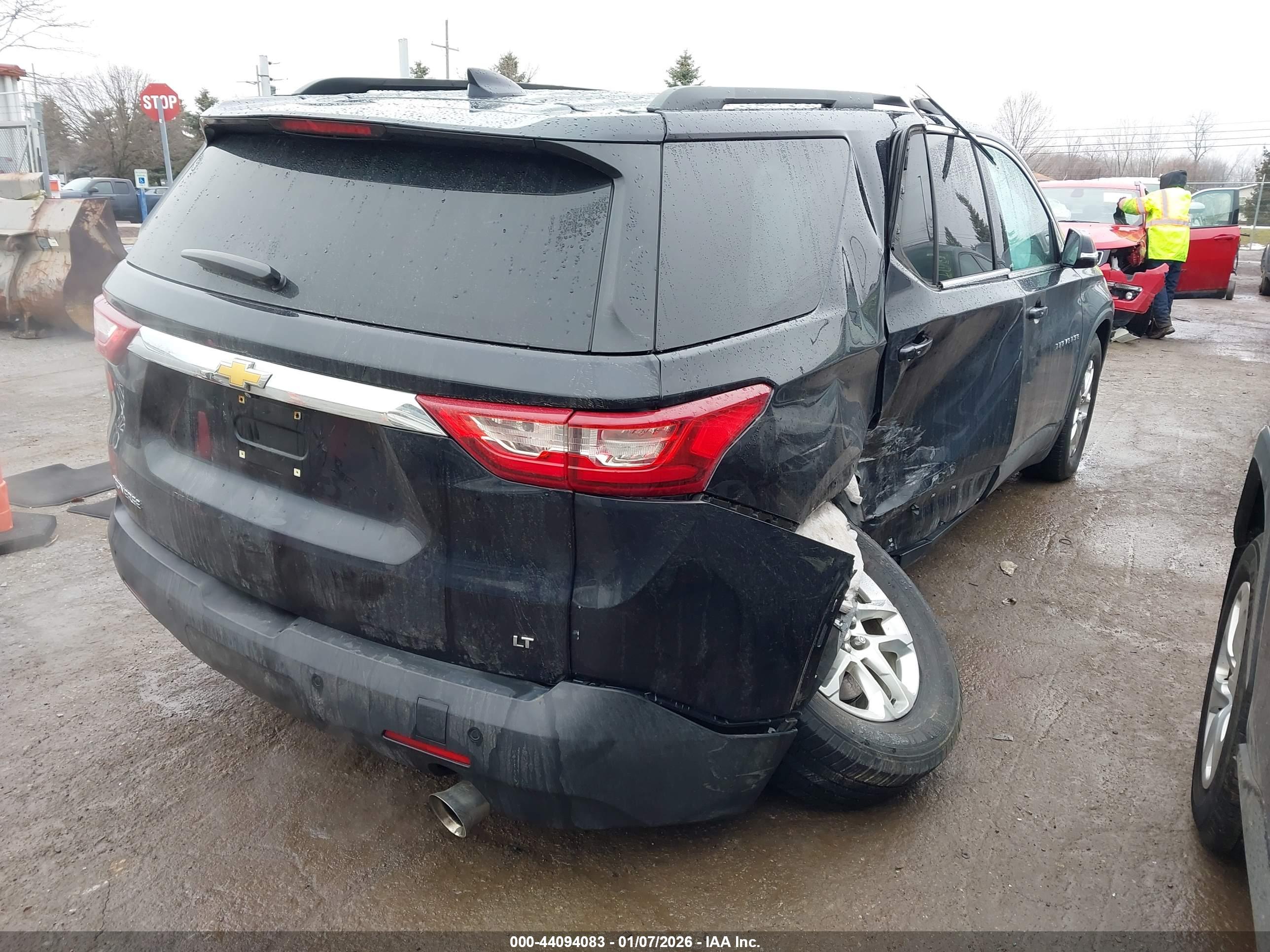 CHEVROLET TRAVERSE image 4