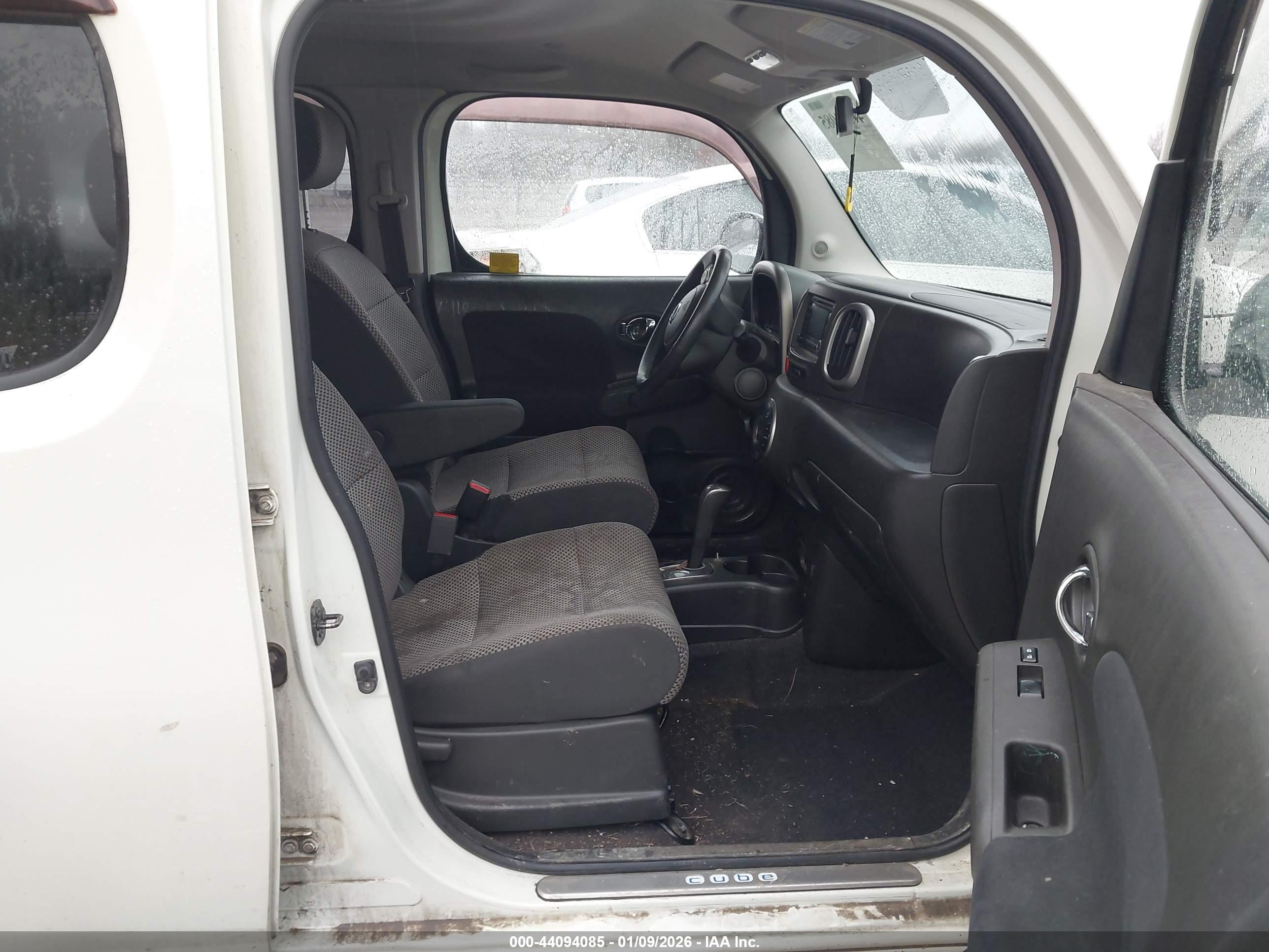 NISSAN CUBE image 5