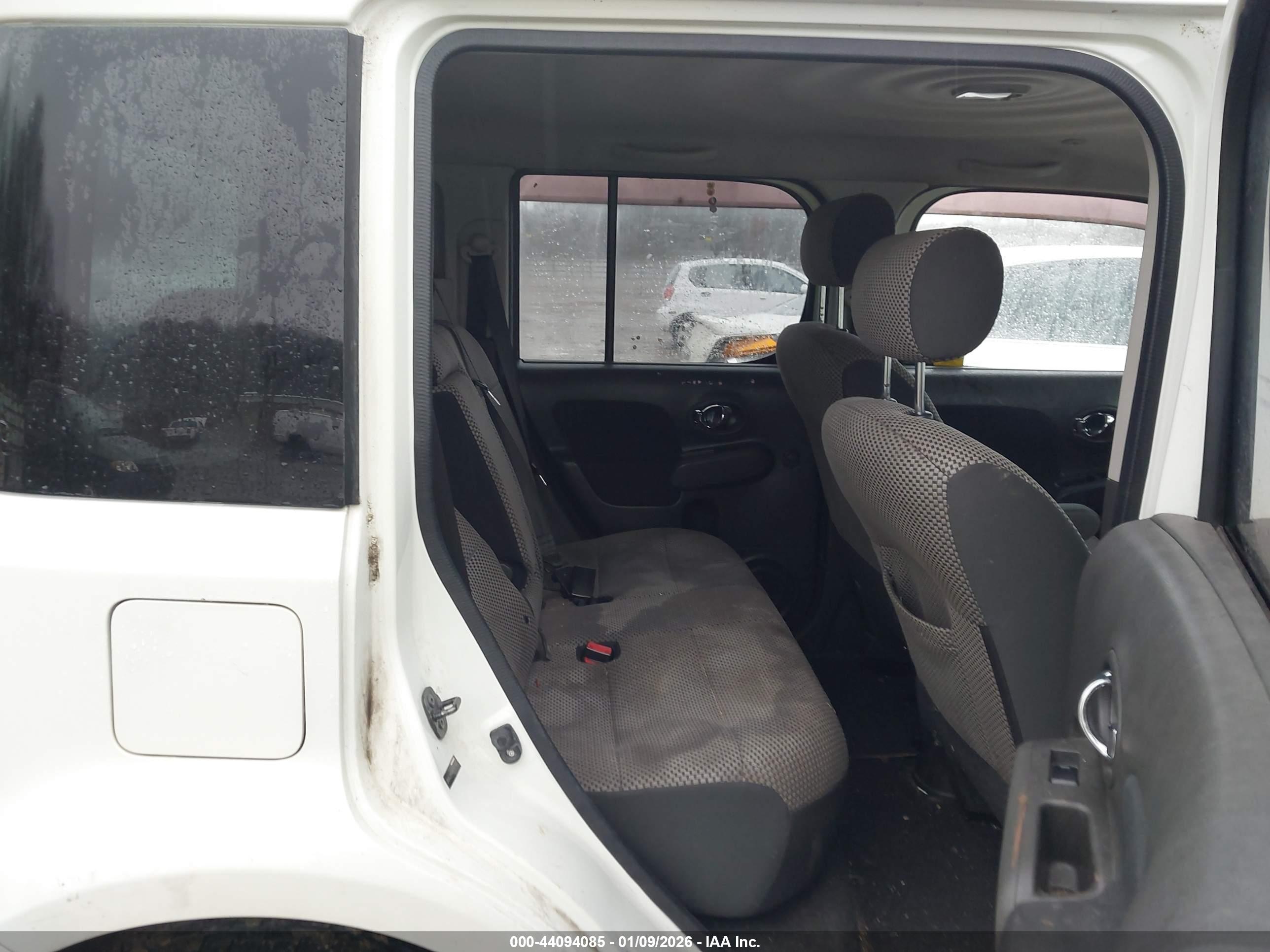 NISSAN CUBE image 8