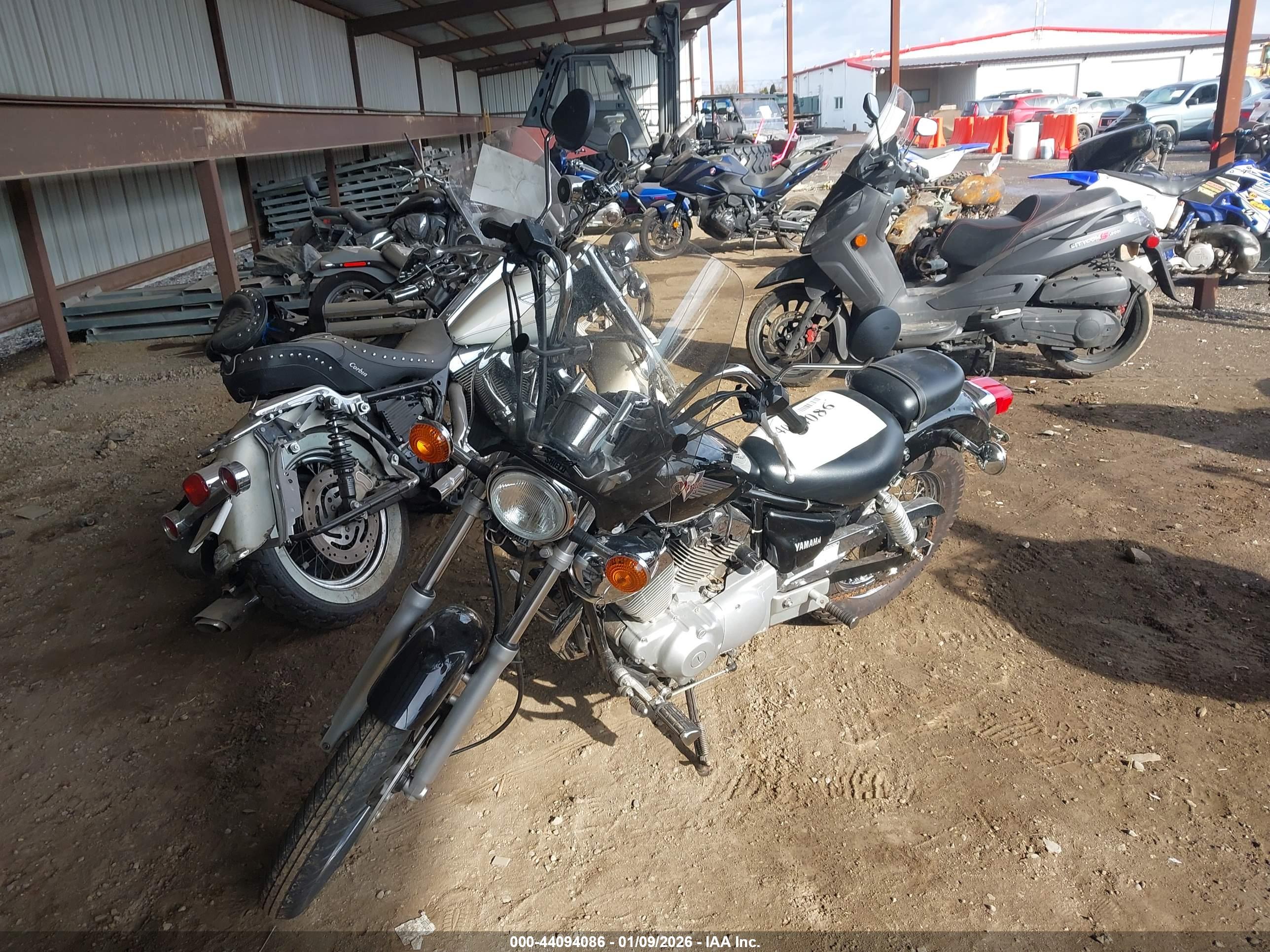 YAMAHA XV250 image 2