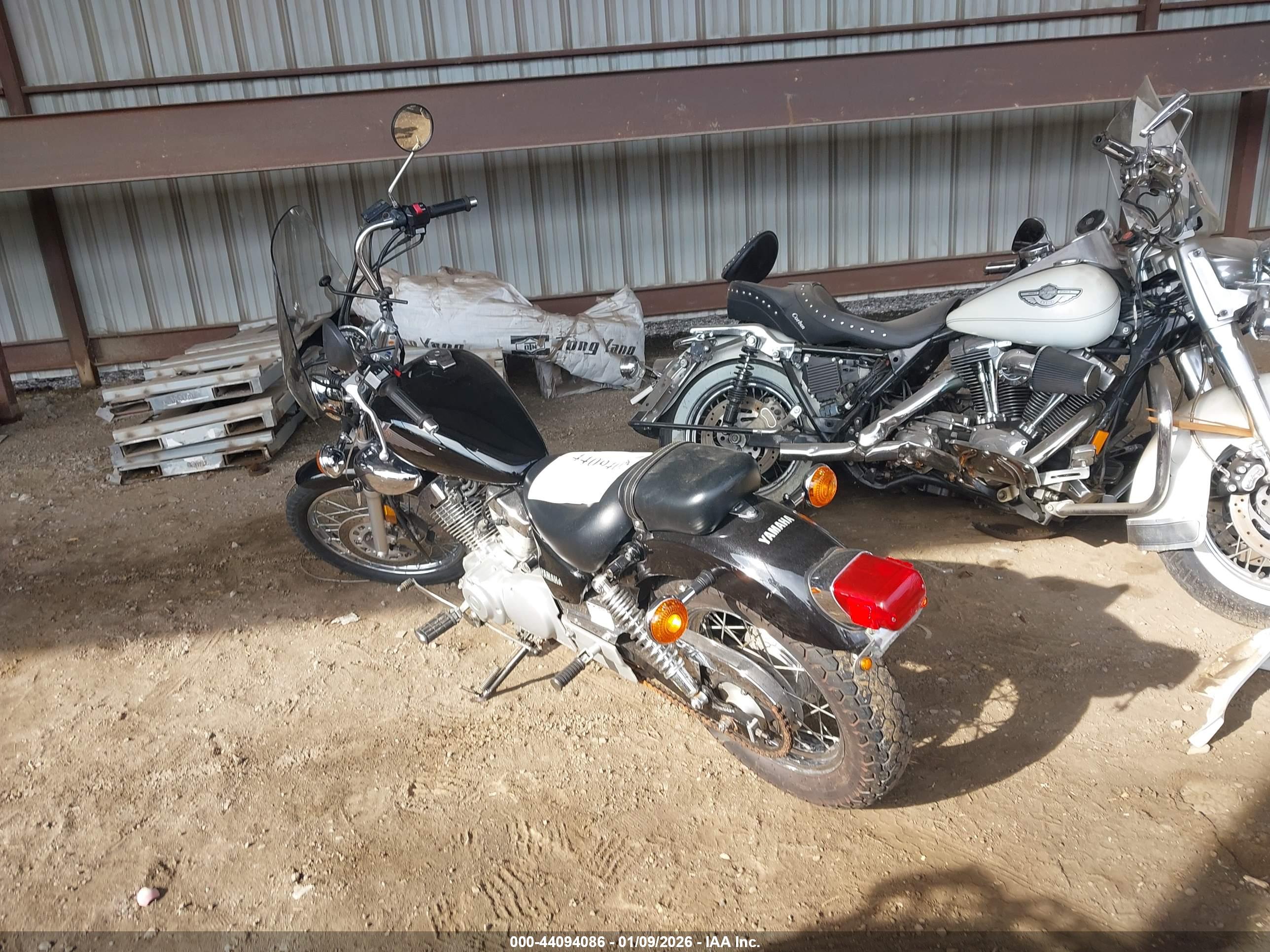 YAMAHA XV250 image 3