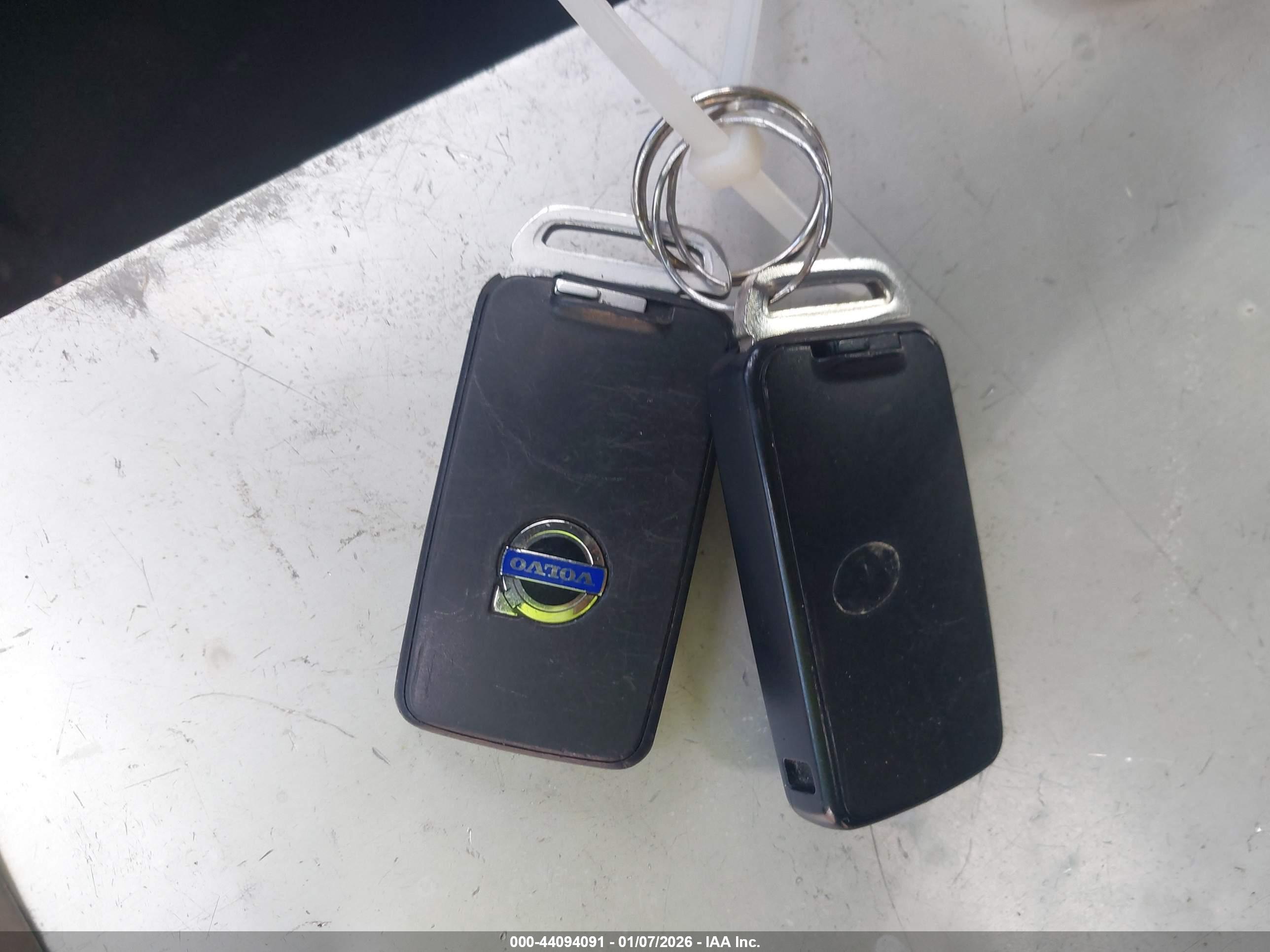 VOLVO S60 image 11