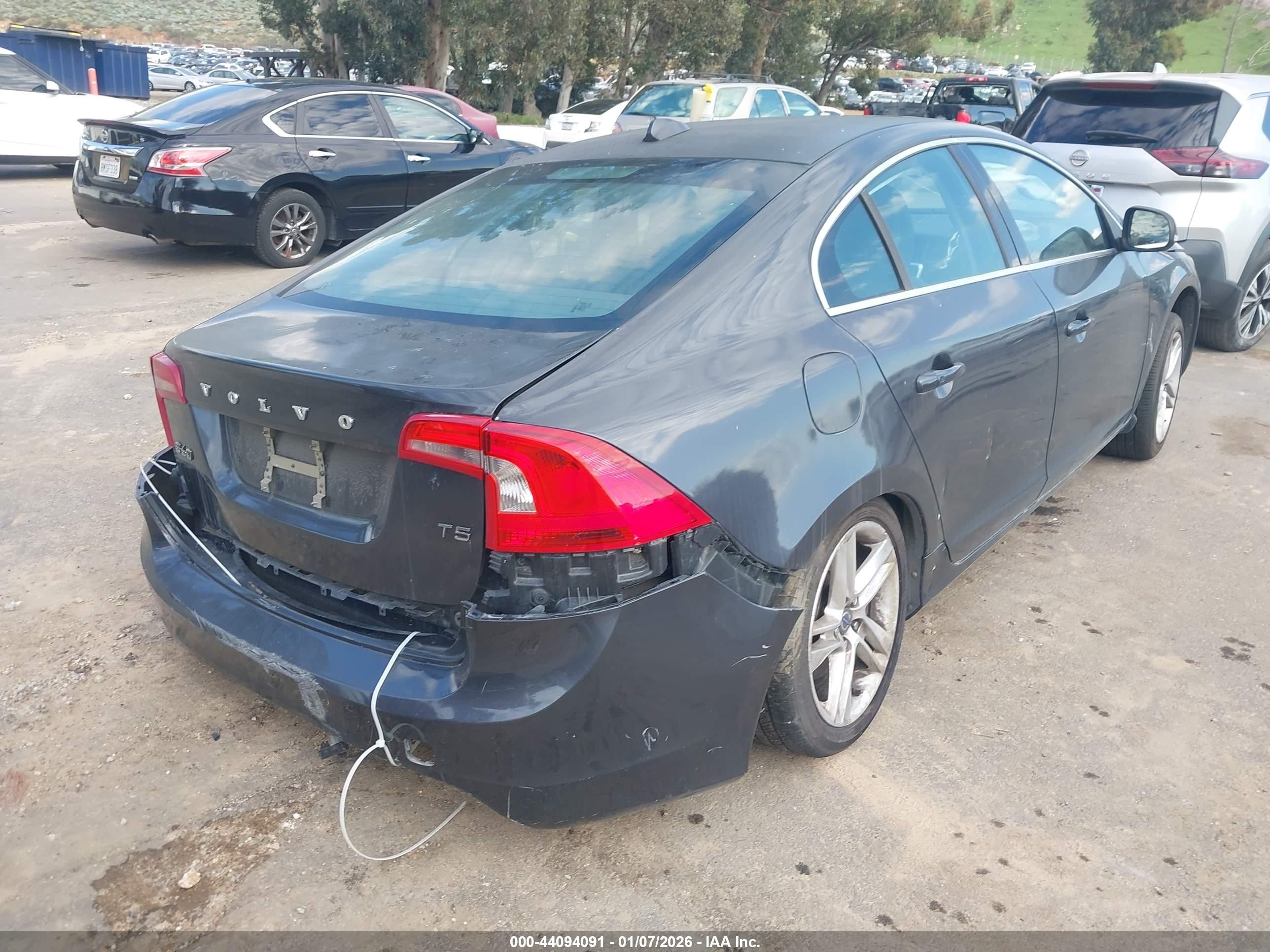 VOLVO S60 image 4