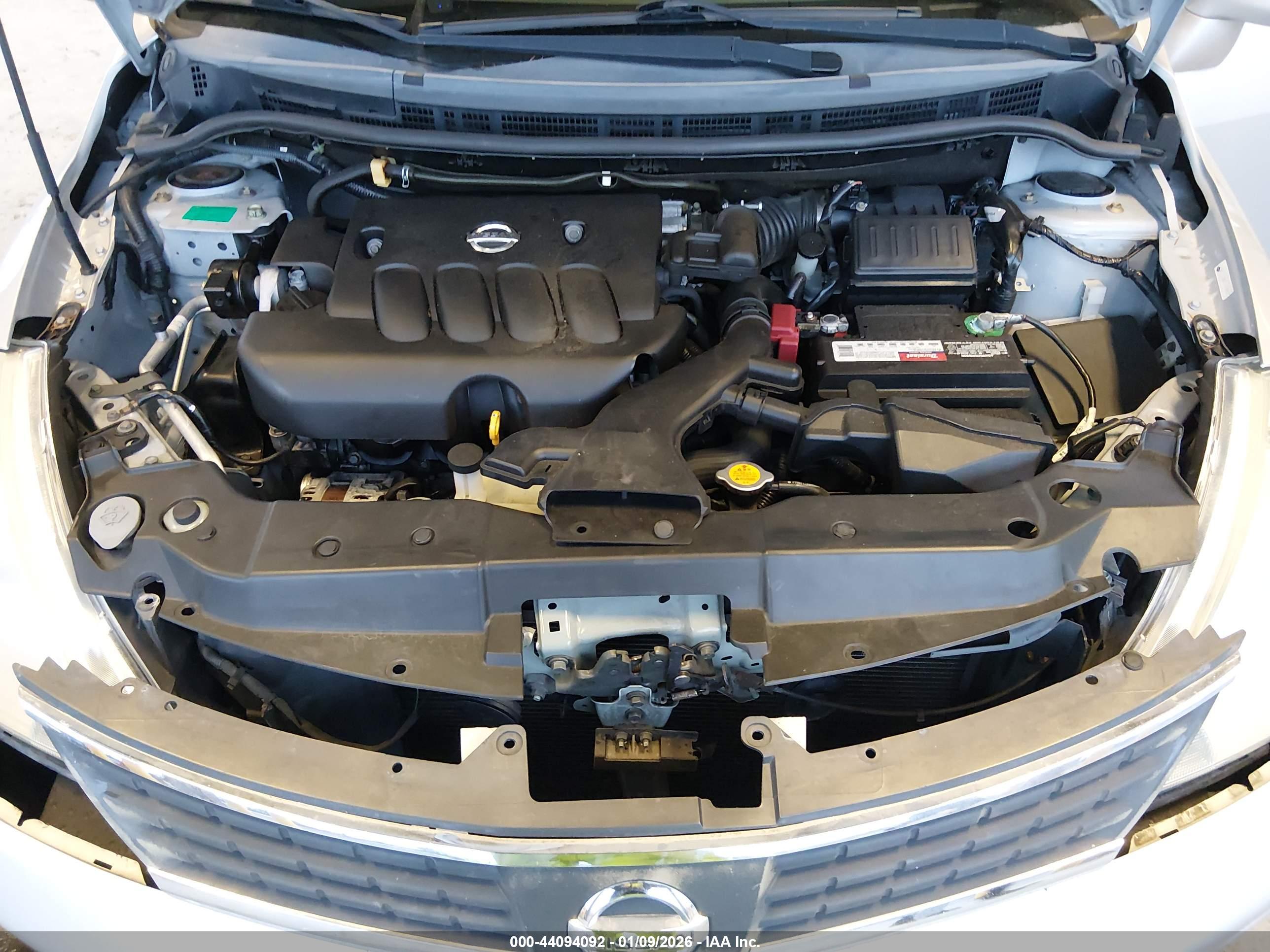 NISSAN VERSA image 10