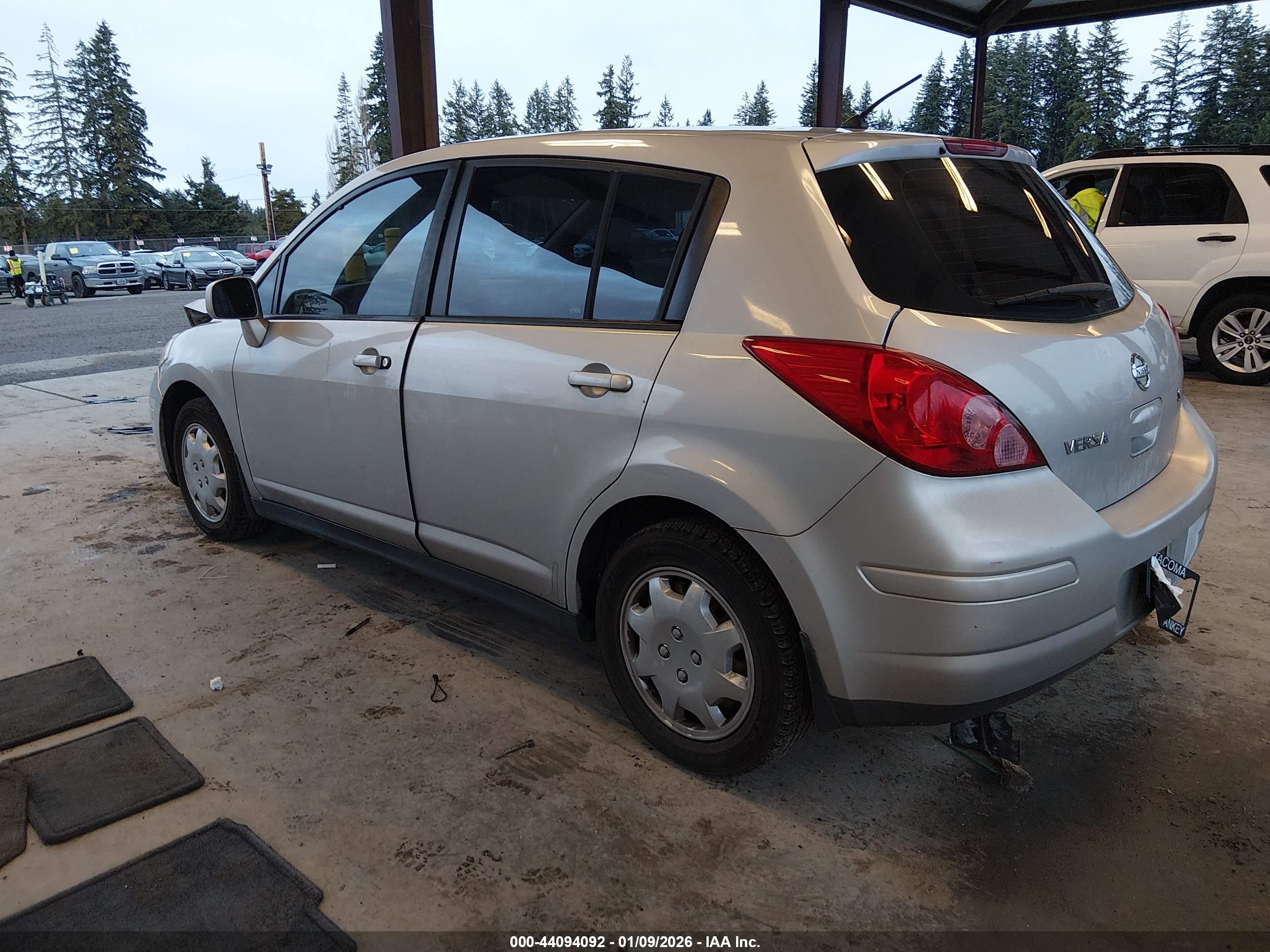 NISSAN VERSA image 3