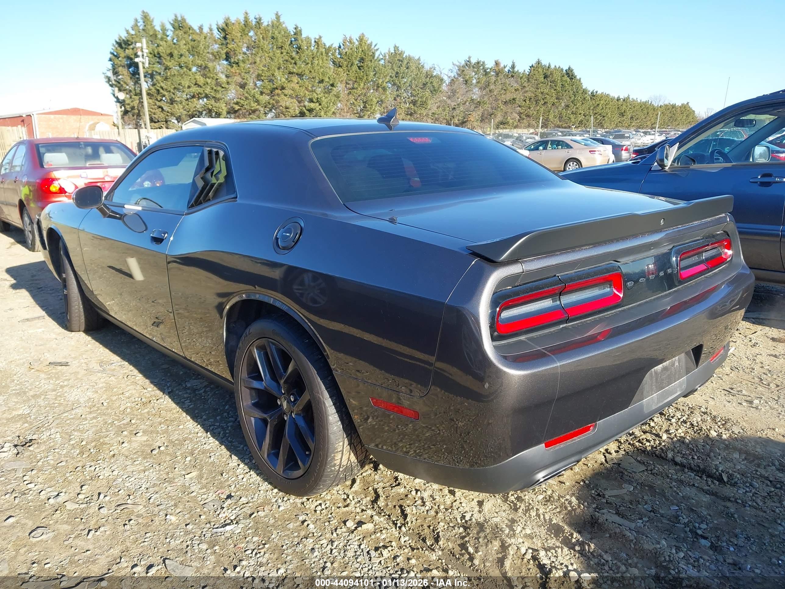 DODGE CHALLENGER image 3