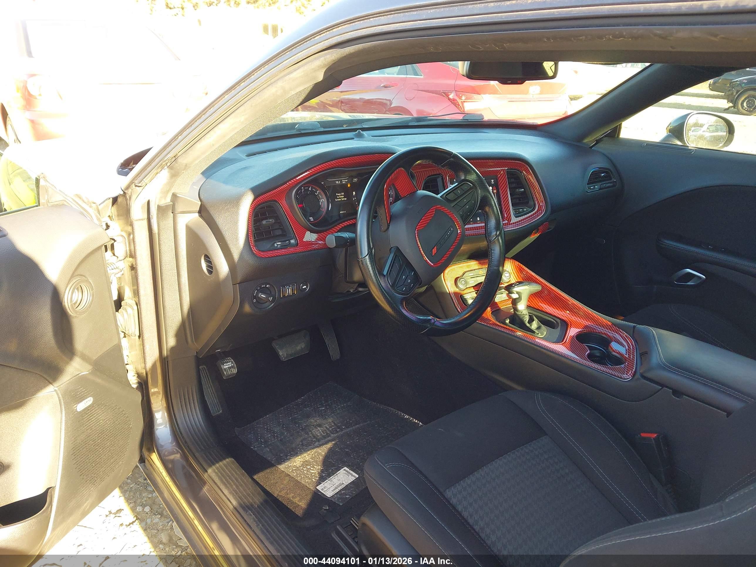 DODGE CHALLENGER image 5