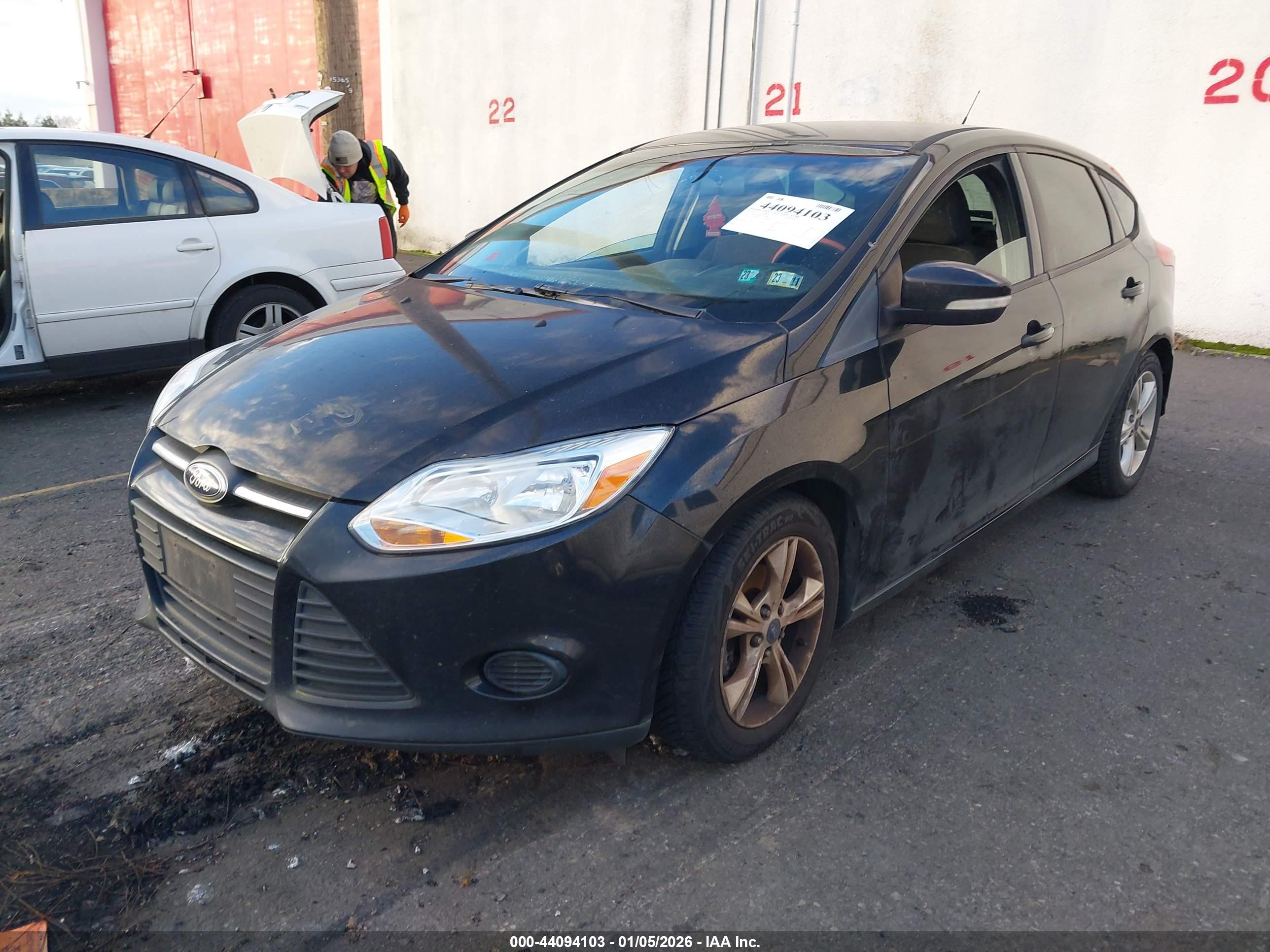 FORD FOCUS image 2