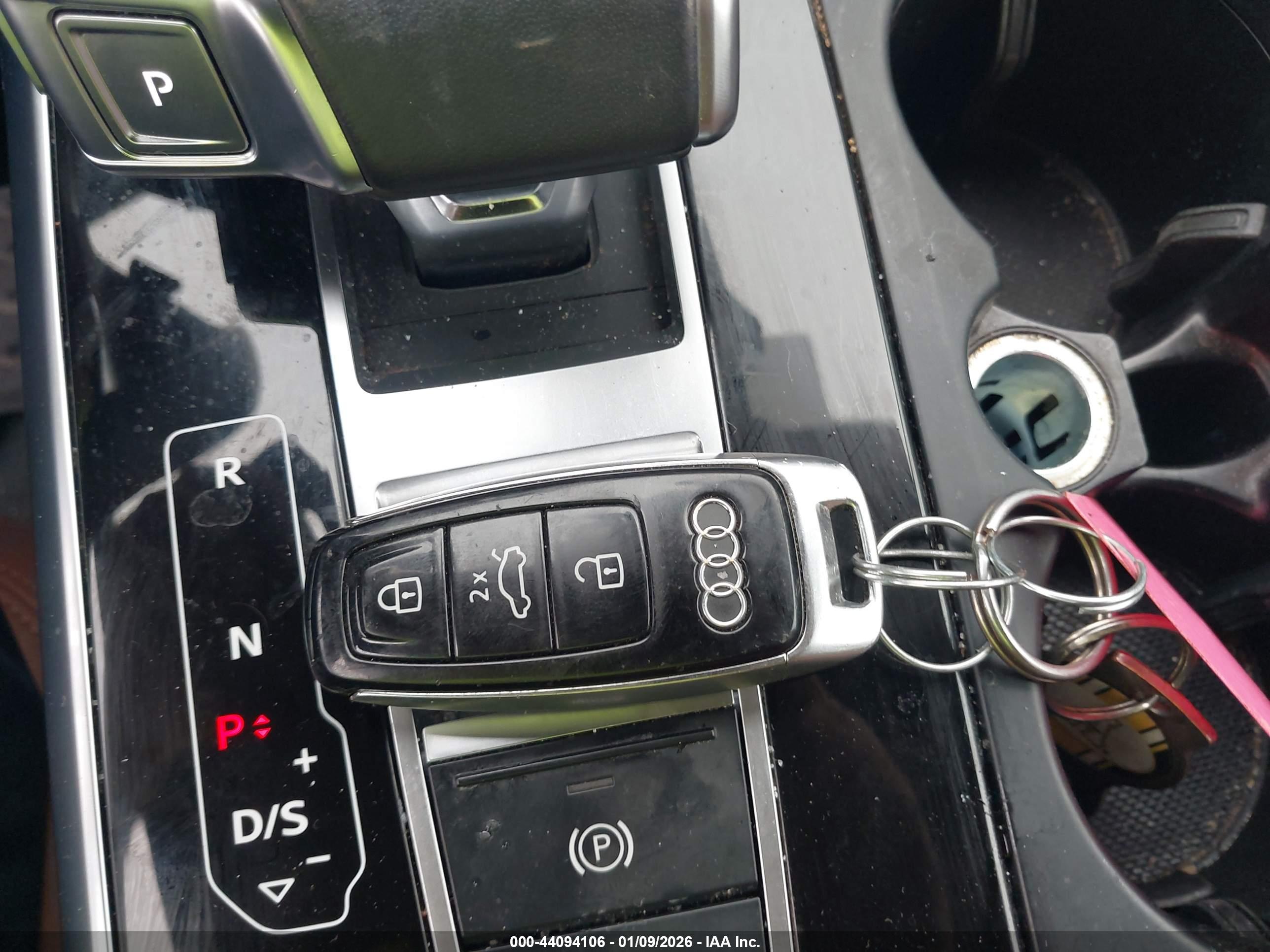 AUDI Q7 image 11