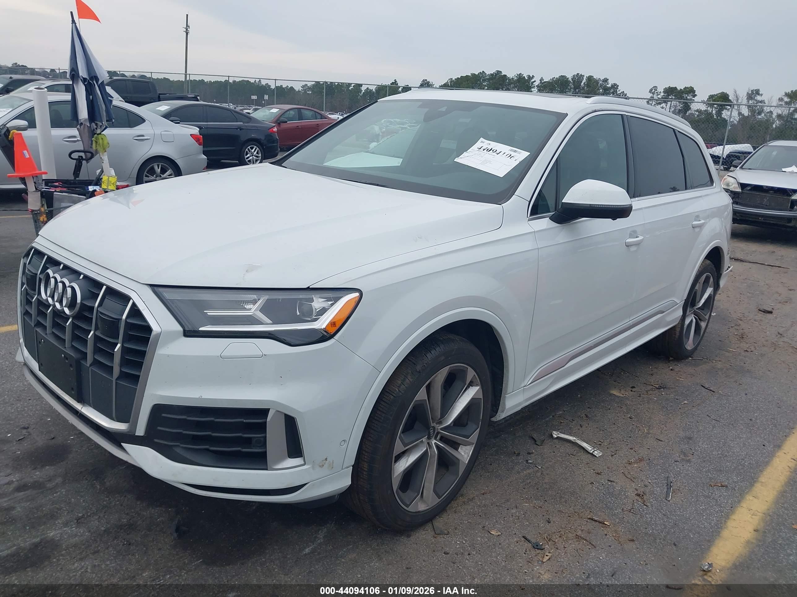 AUDI Q7 image 2