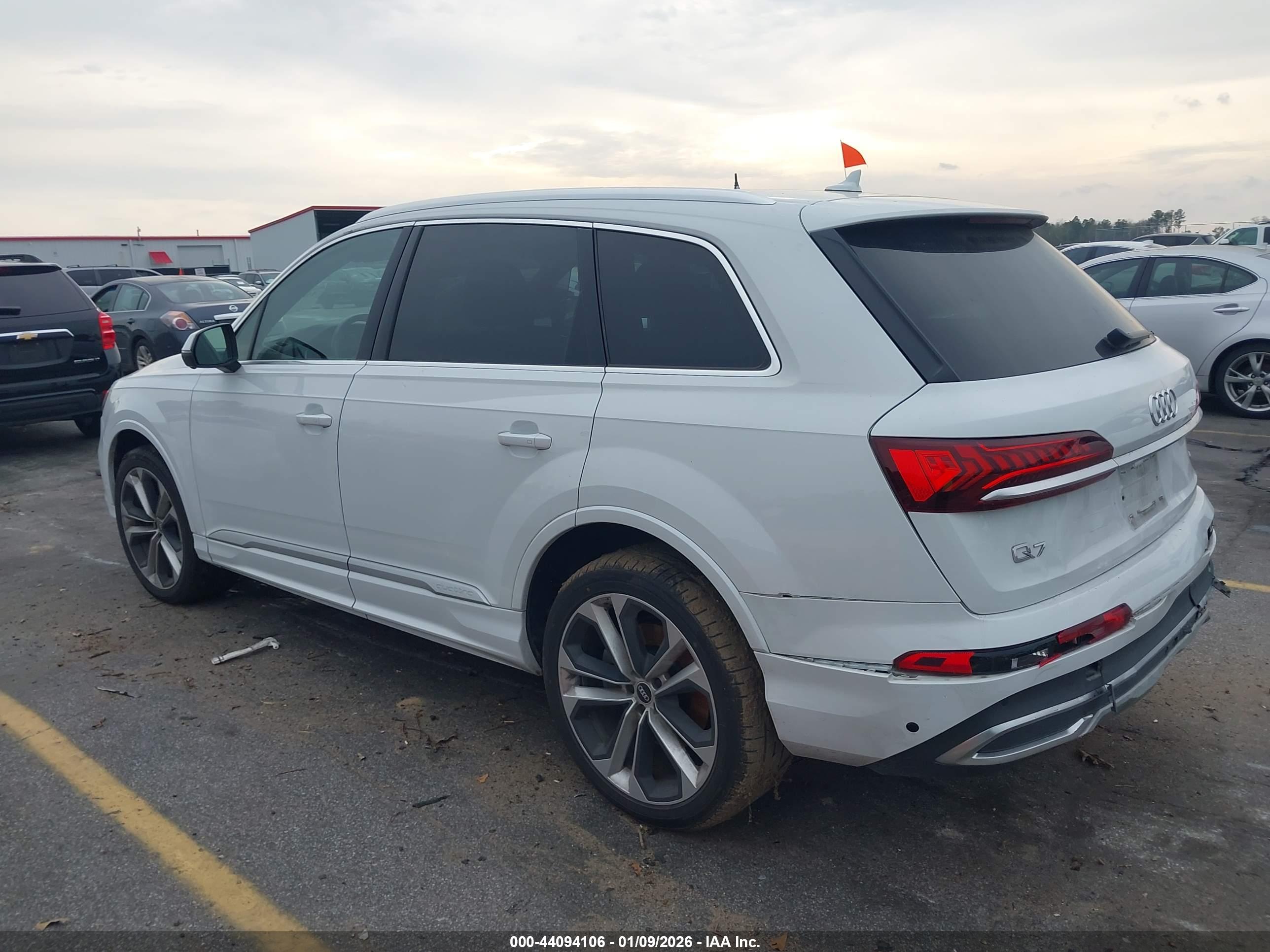 AUDI Q7 image 3