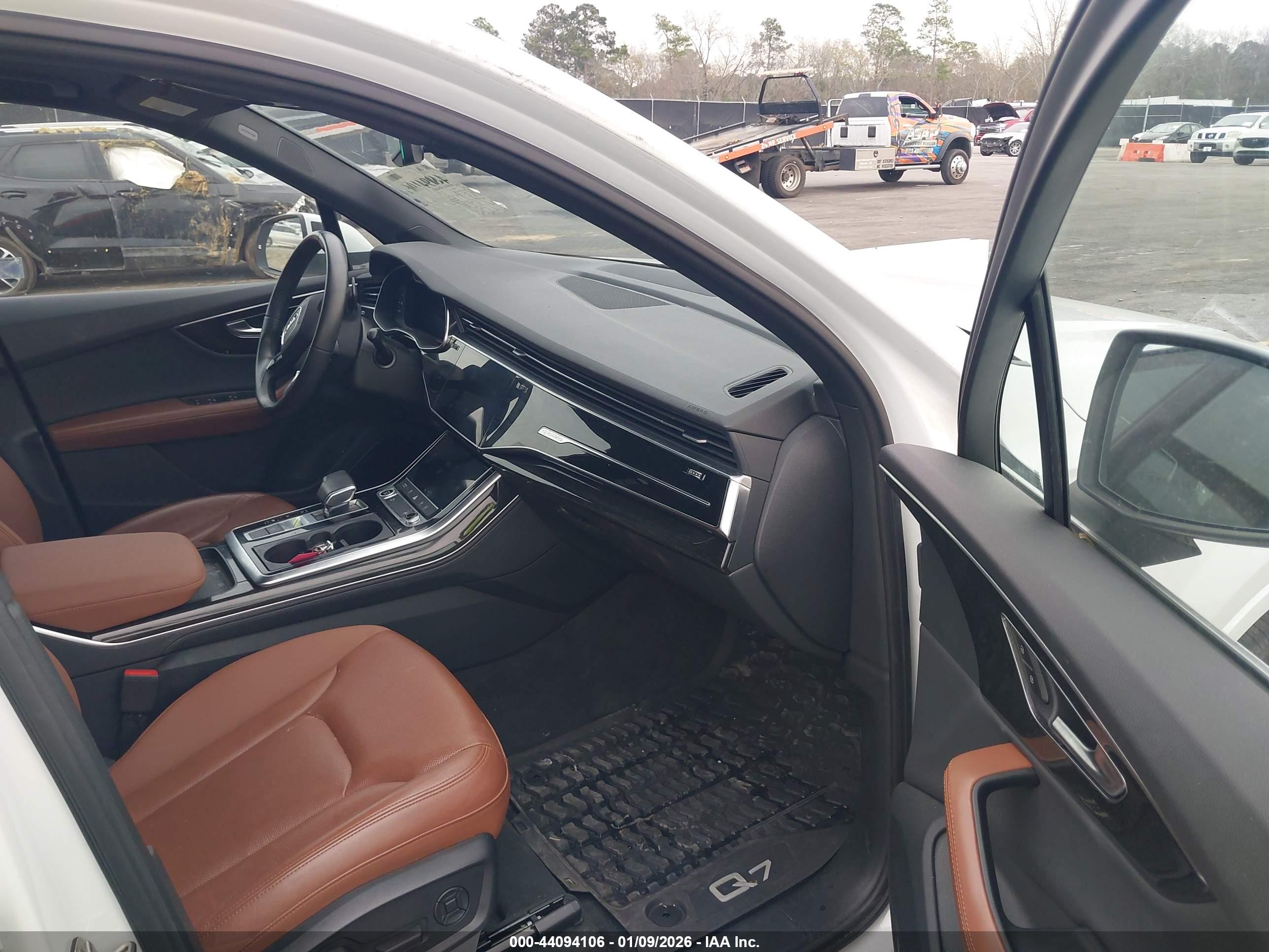 AUDI Q7 image 5