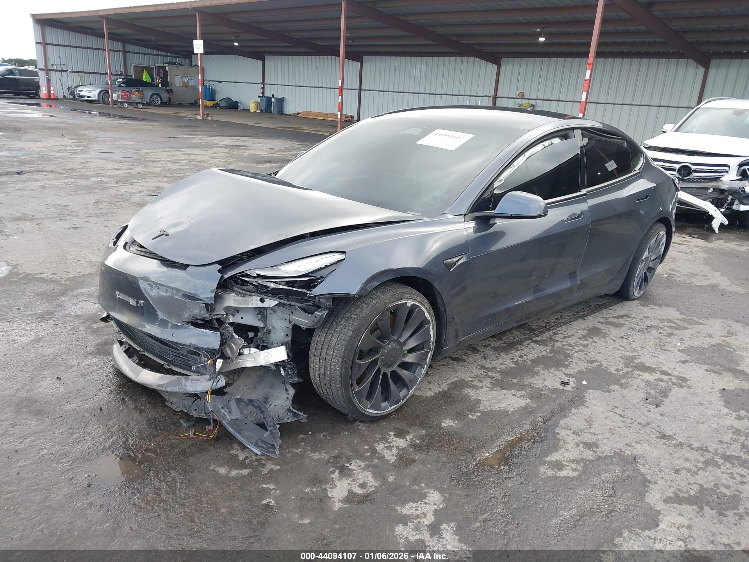 TESLA MODEL image 2