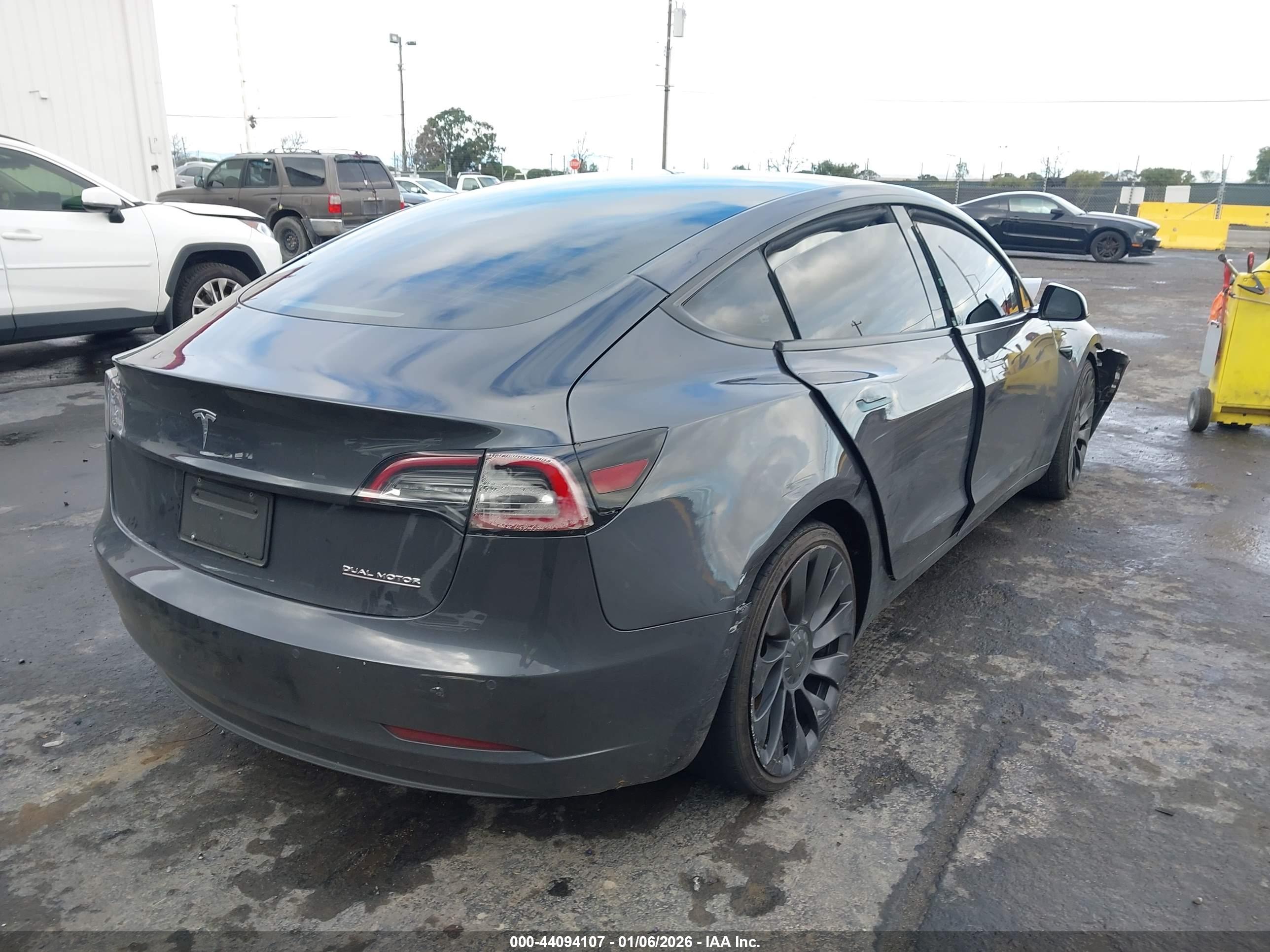TESLA MODEL image 4