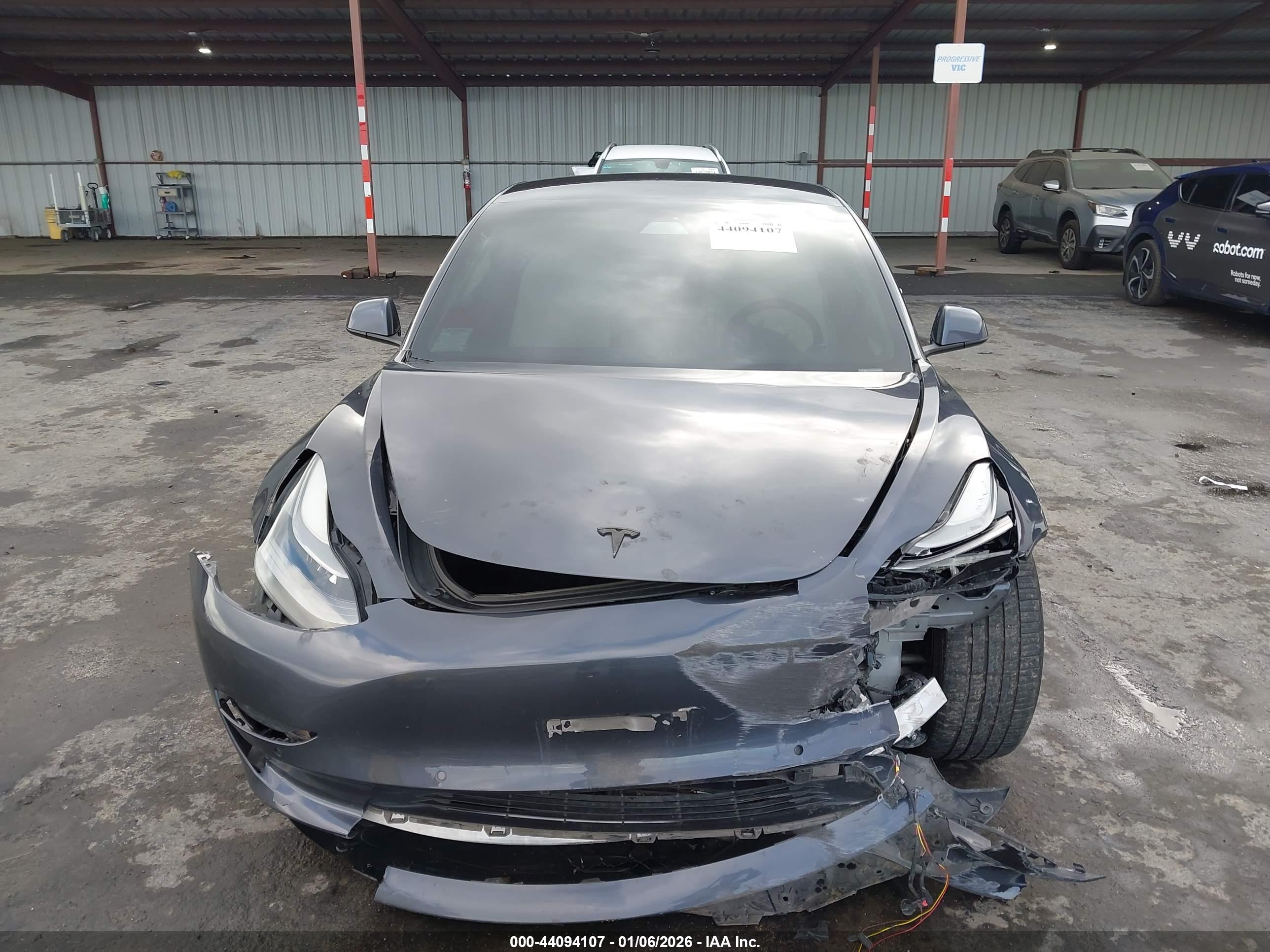 TESLA MODEL image 6