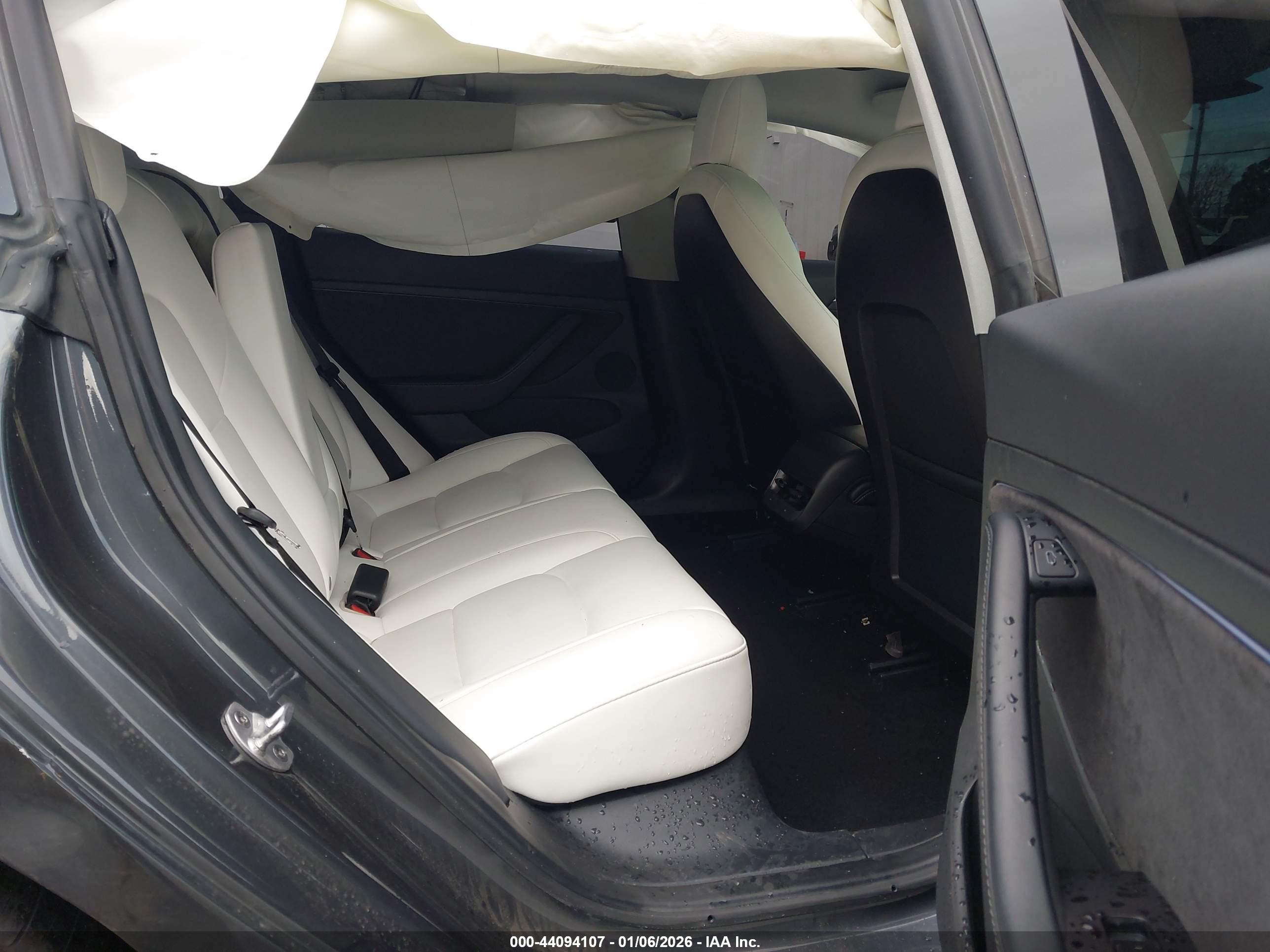 TESLA MODEL image 8