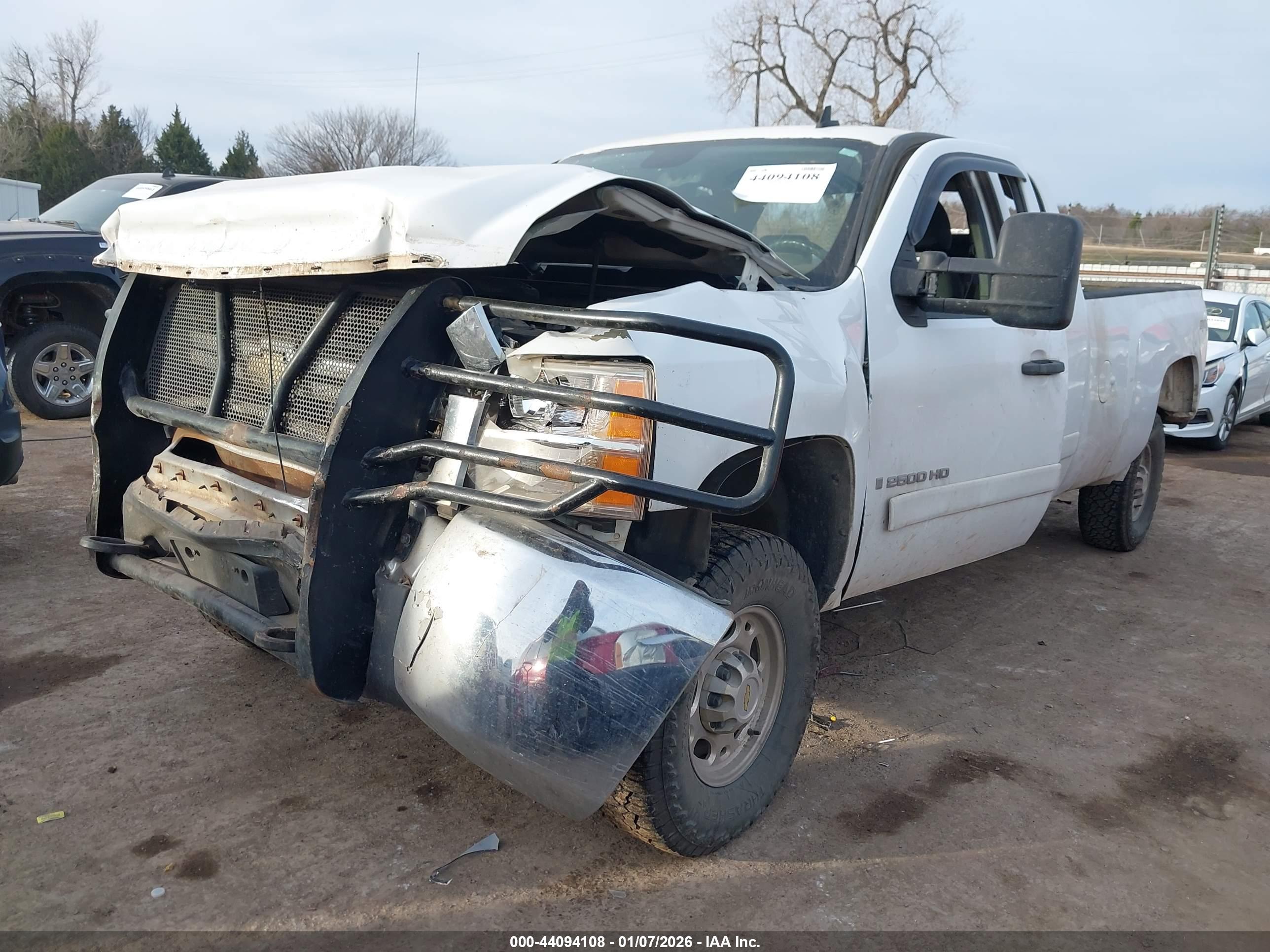 CHEVROLET SILVERADO image 2
