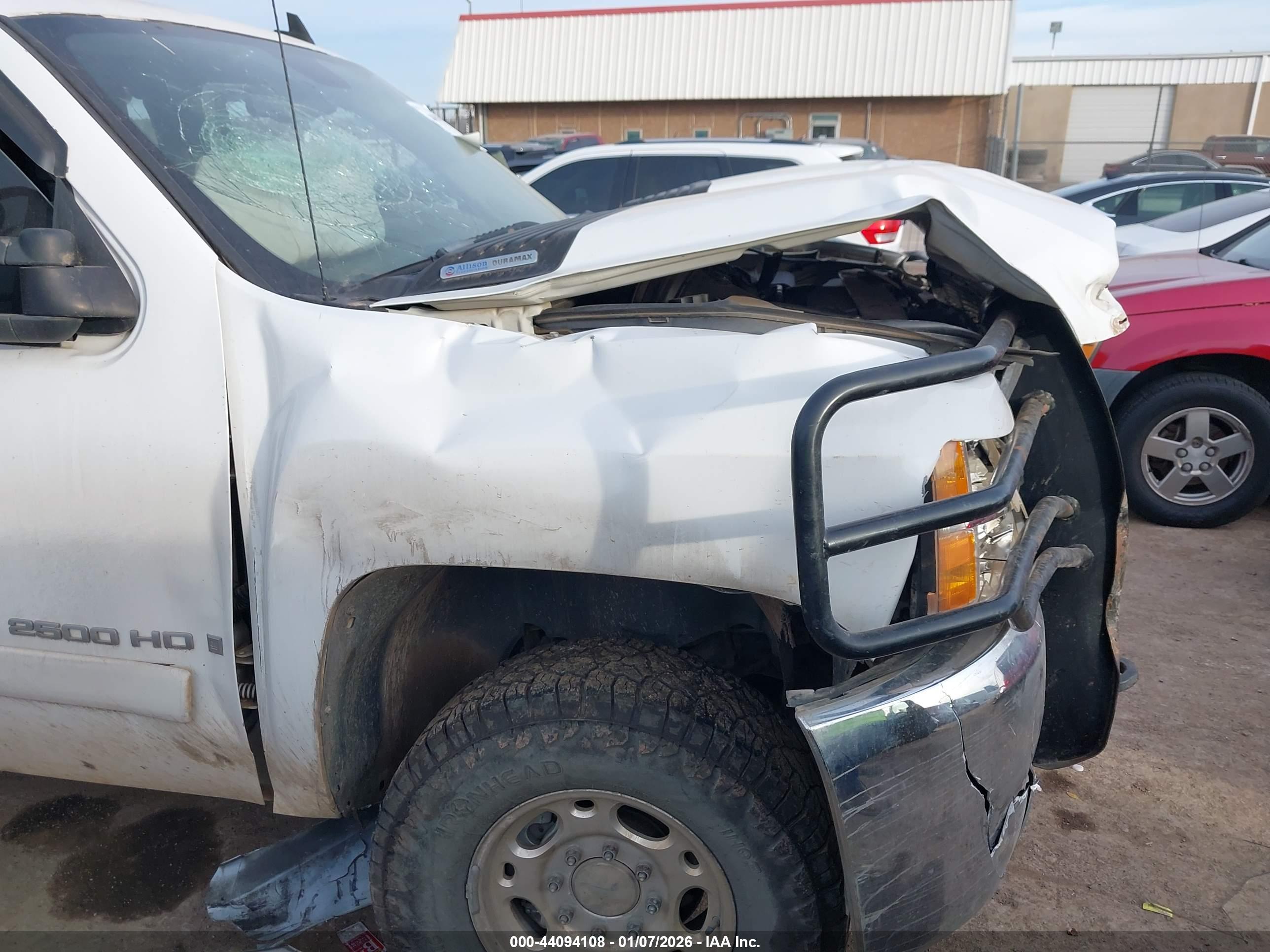 CHEVROLET SILVERADO image 6