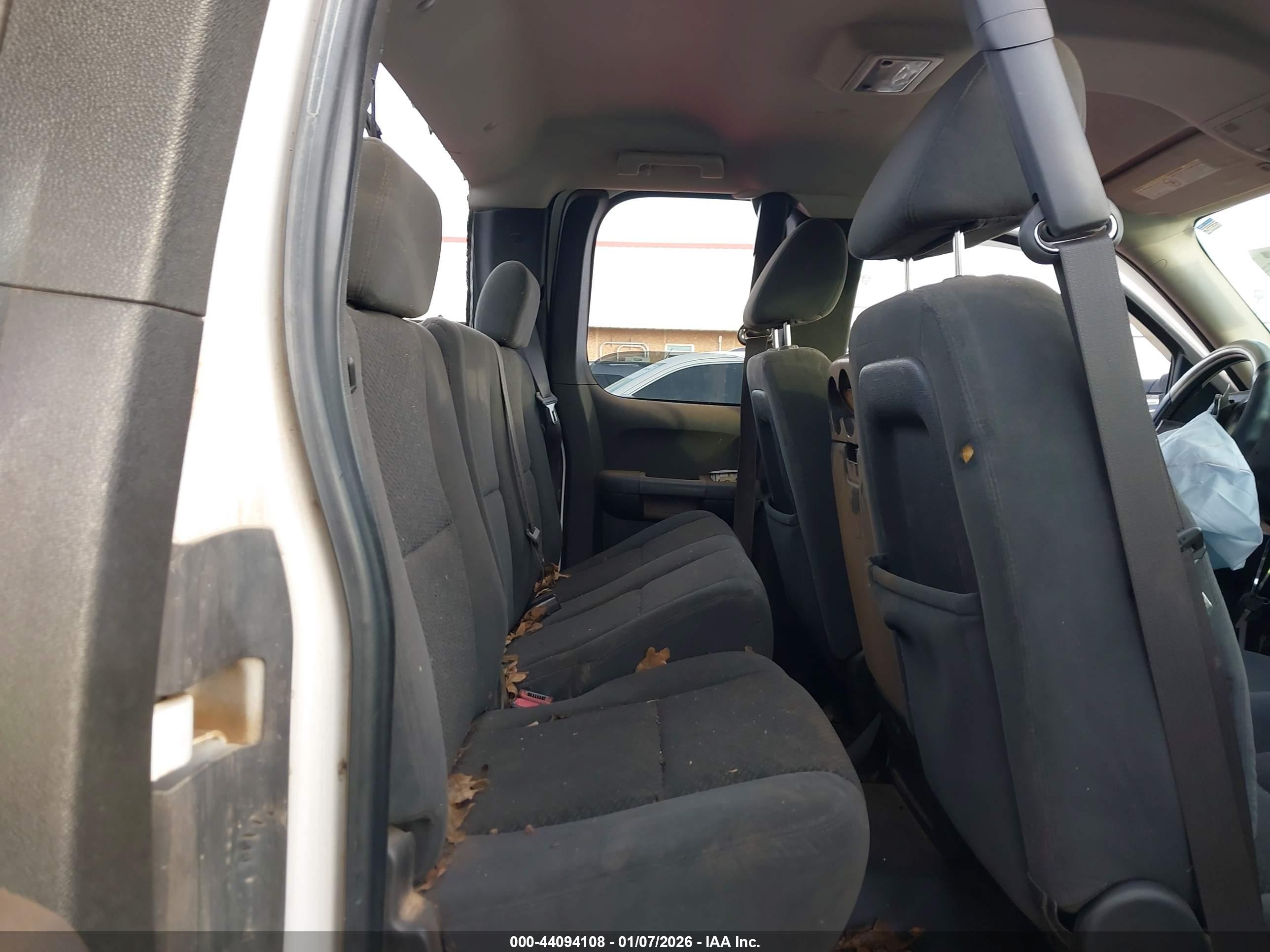 CHEVROLET SILVERADO image 8
