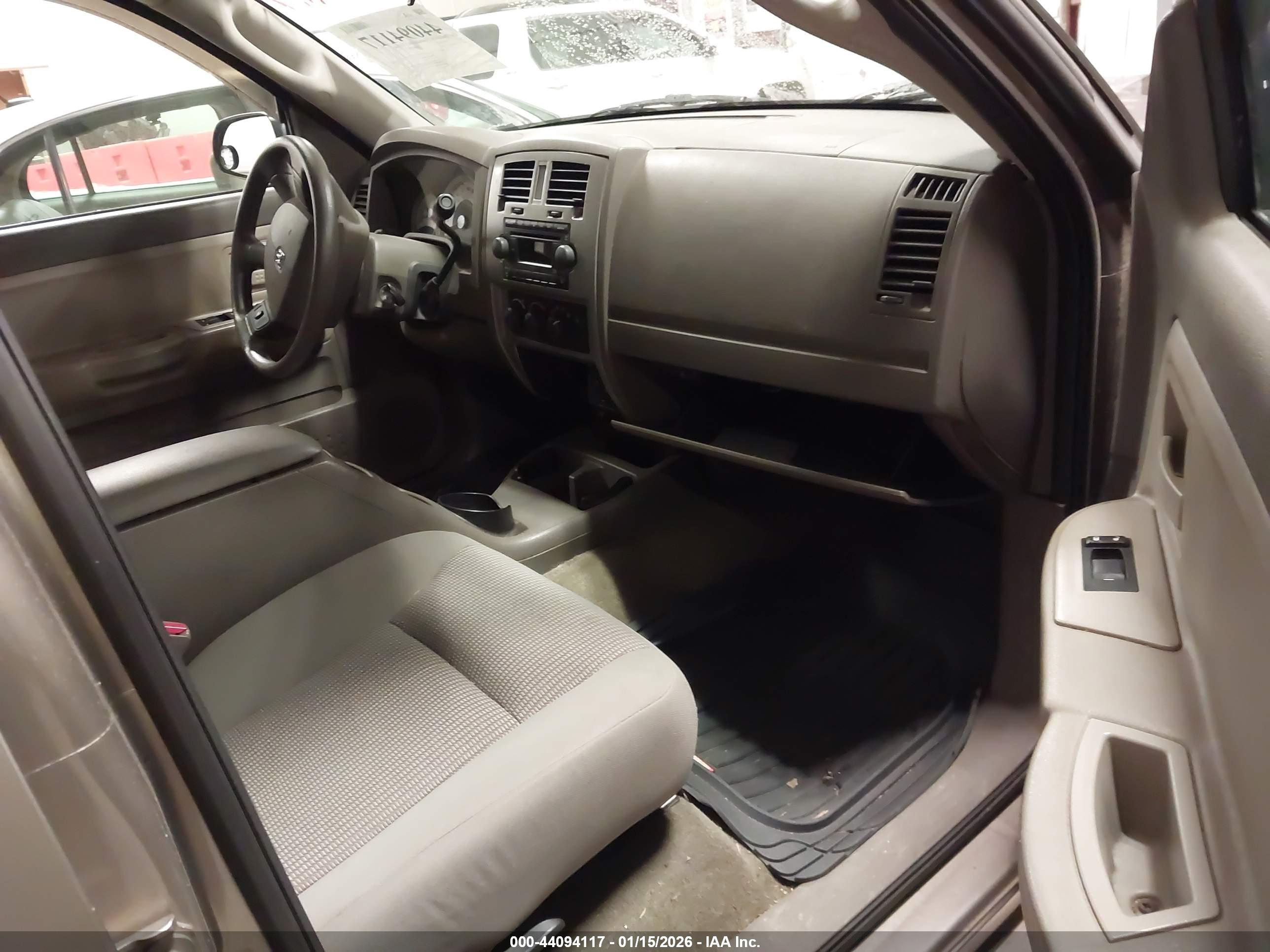 DODGE DAKOTA image 5