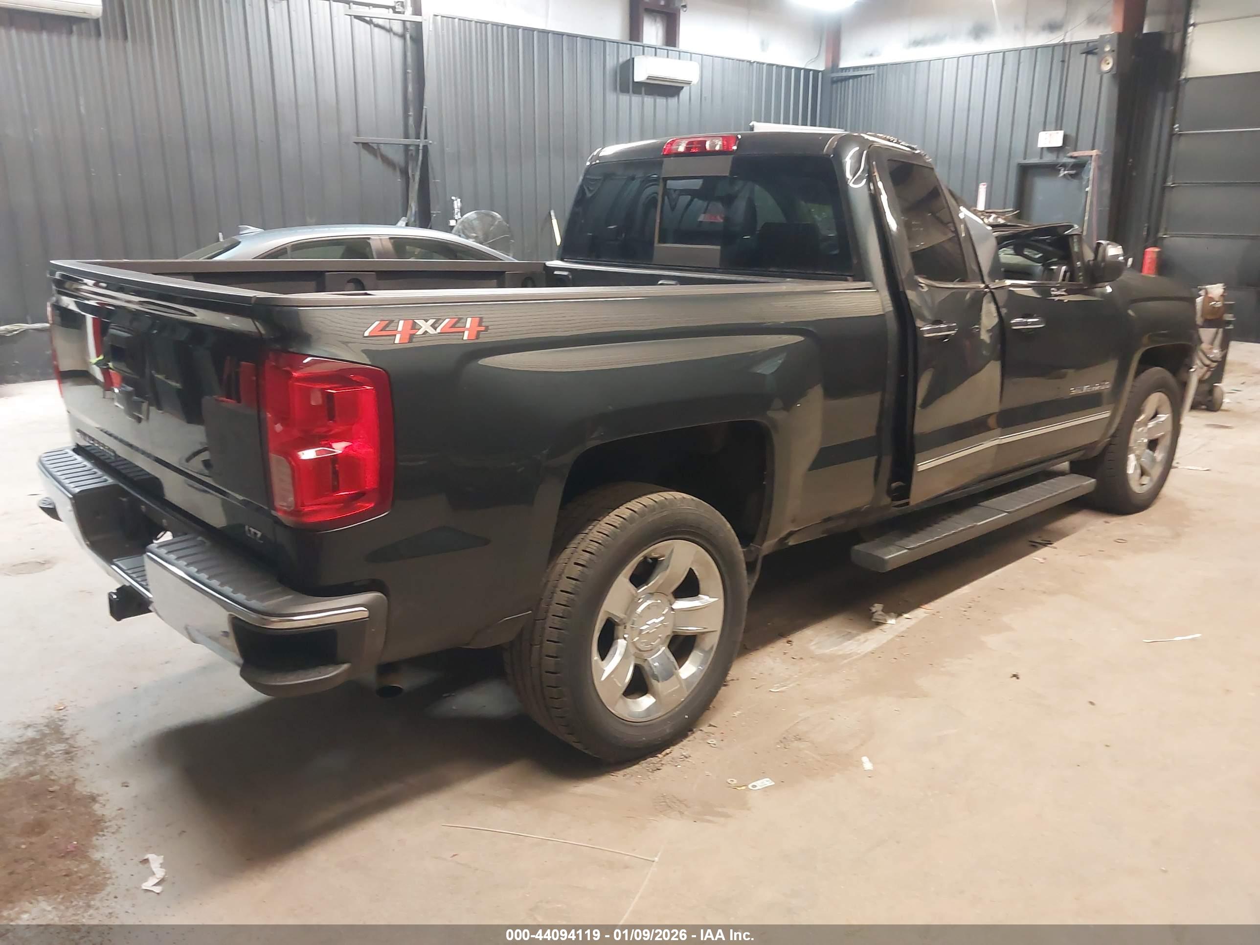 CHEVROLET SILVERADO image 4