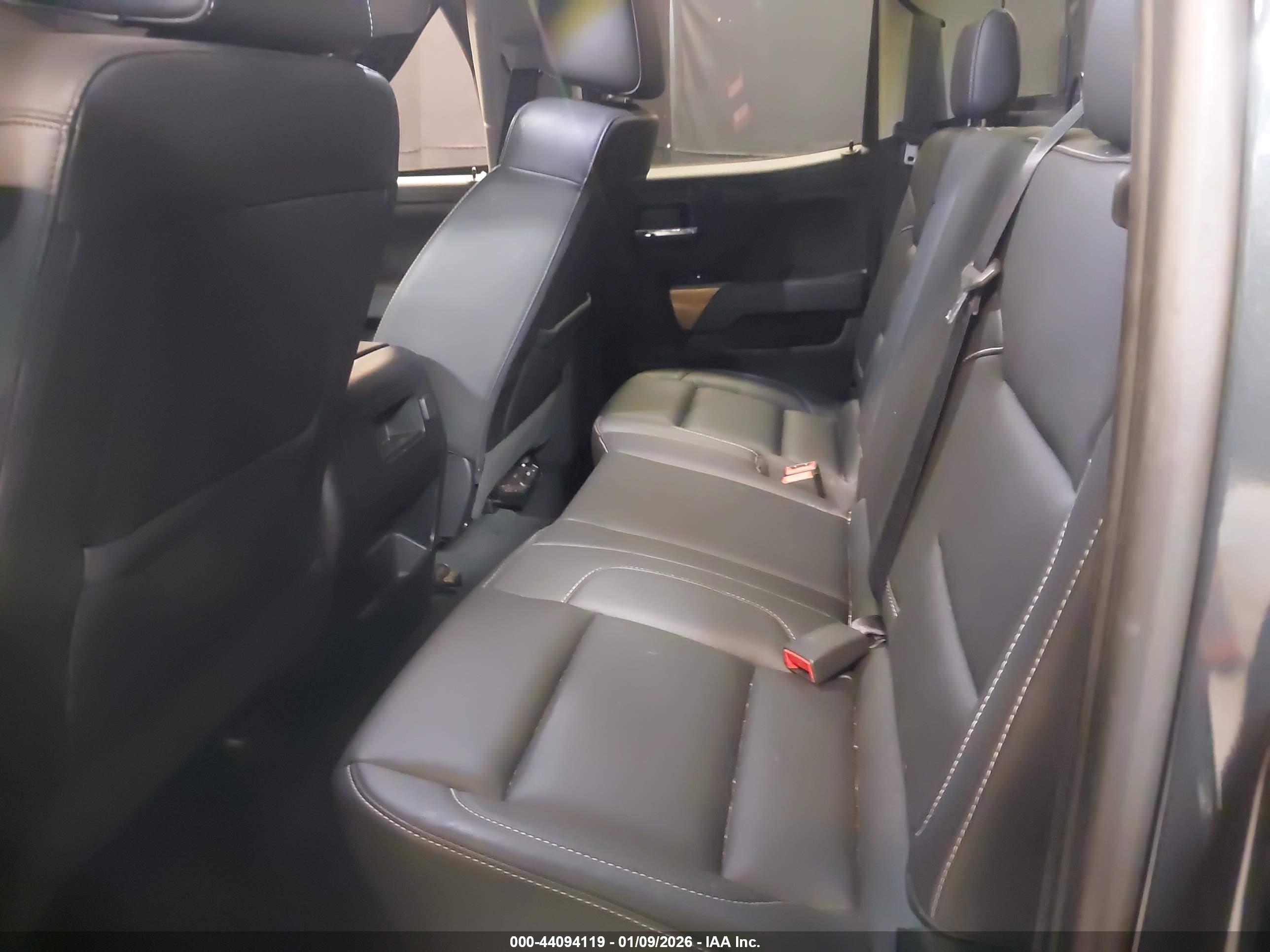 CHEVROLET SILVERADO image 8