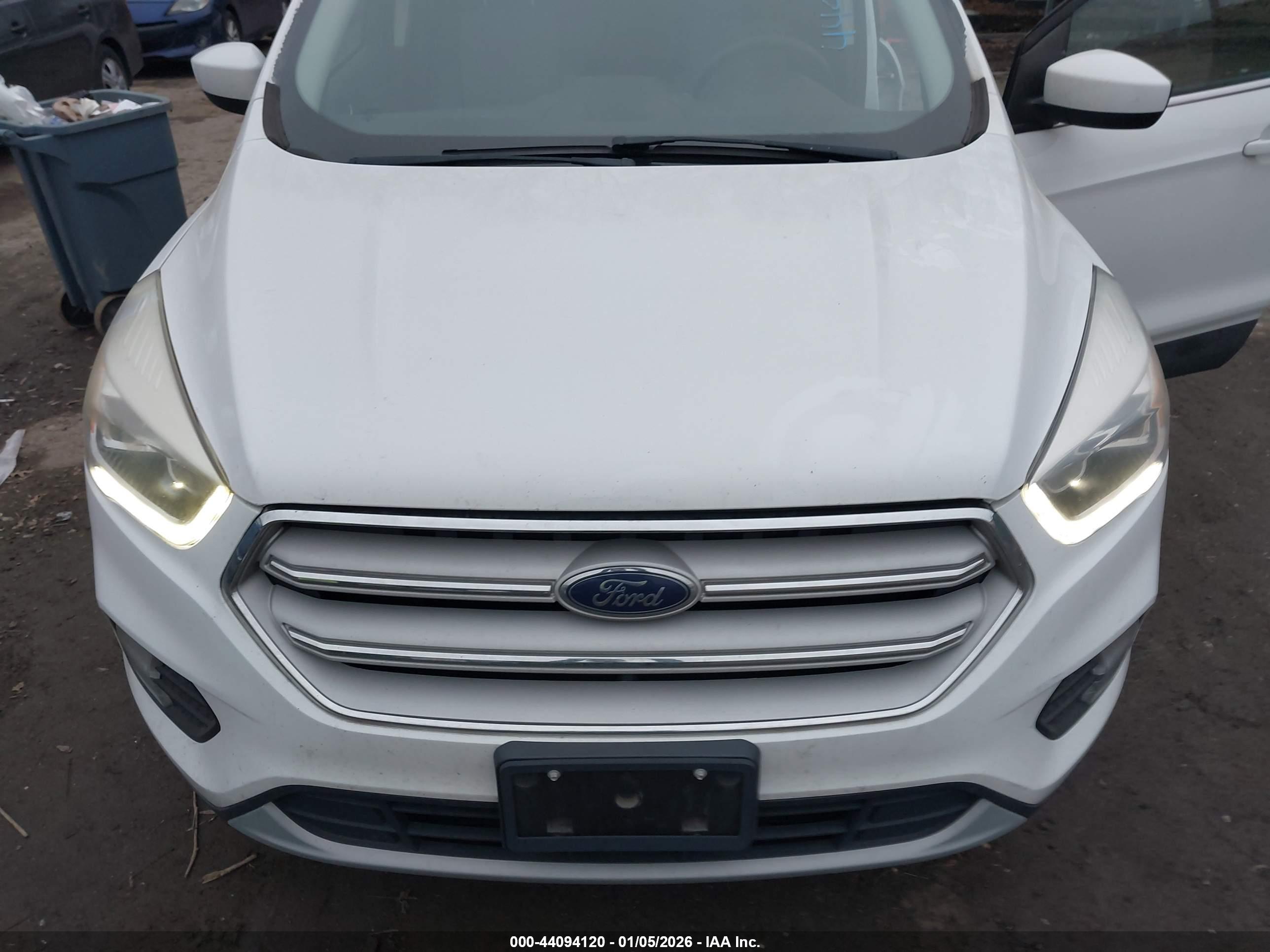 FORD ESCAPE image 6